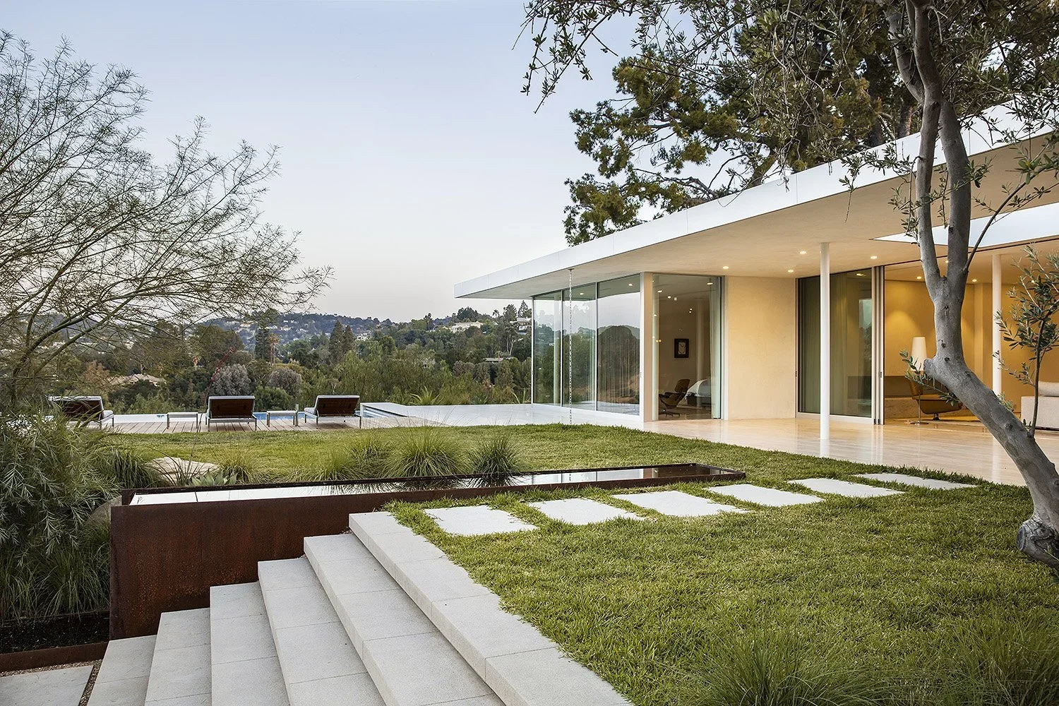 Chris-Sosa-Landscape-Architecture-Clear-Oak-Residence-03.jpg.webp