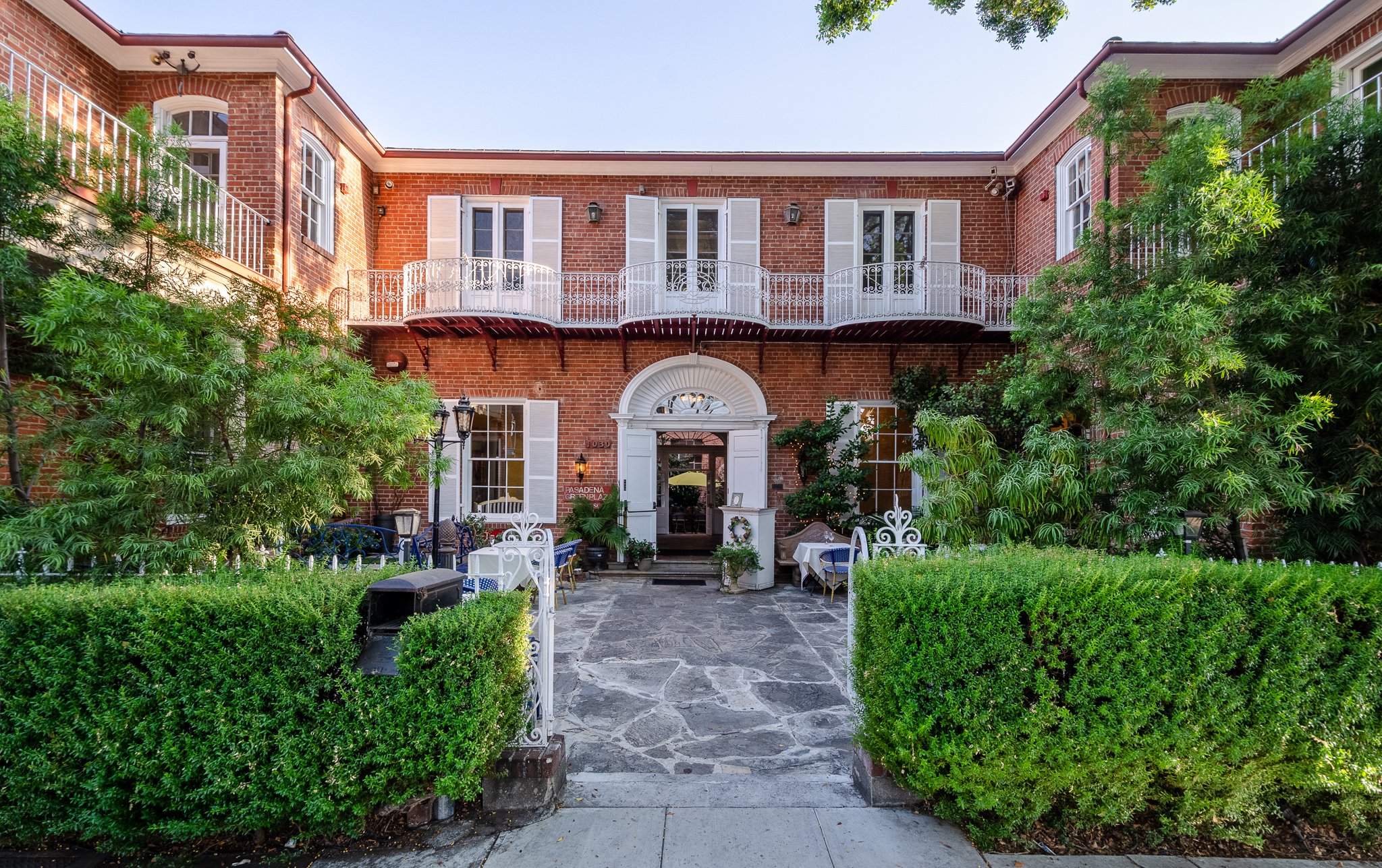 Pasadena - French Garden Bistro | Pasadena | 91106 | San Gabriel Valley | French | Mediterranean | European | Historic Building | Vintage | Restaurant | Bistro | Cafe | Tea Room | High Tea | Event Venue | Wedding Venue | Garden | Courtyard | Patio | 