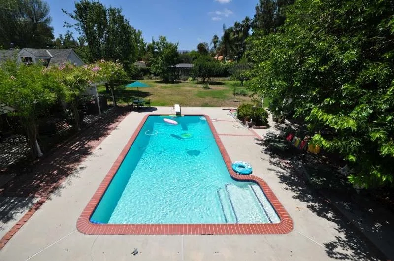 082_2618_pool.jpg