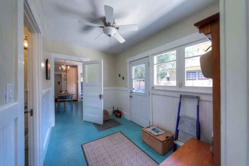 081_10942_mudroom2.jpg