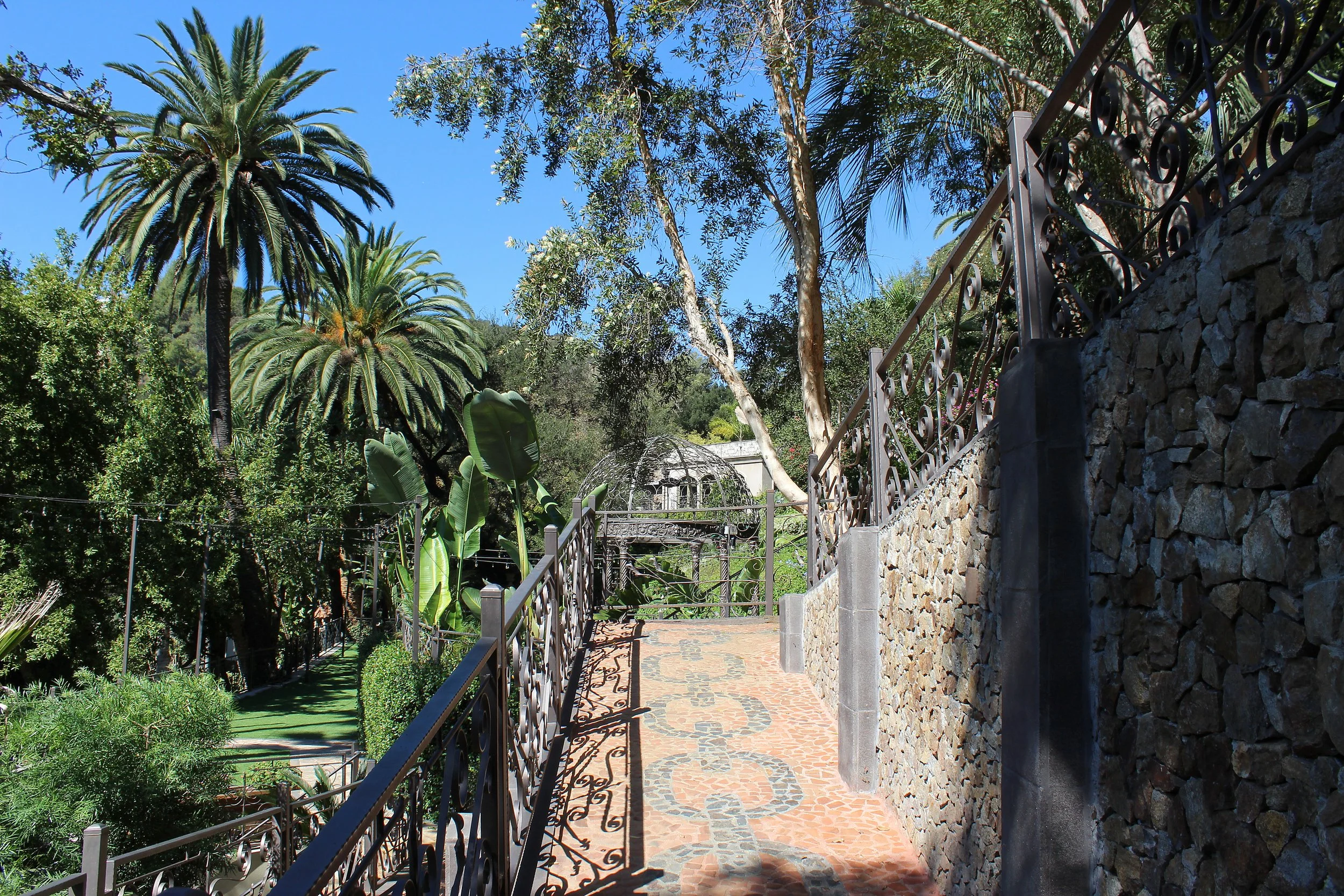 25_PL-3802_terraced-walkway.jpg