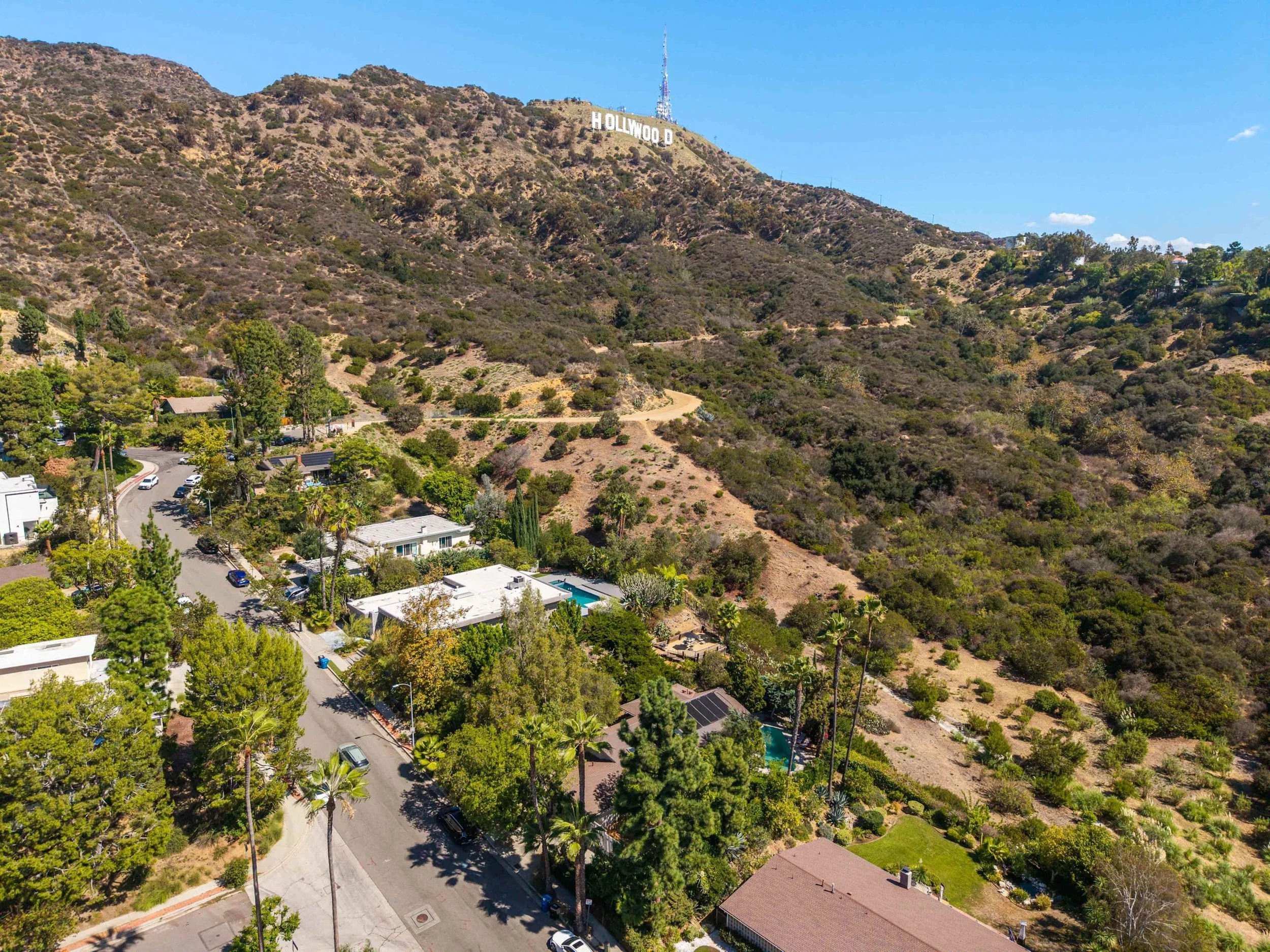 PL-6013-hollywood-hills-canyon-pool-retreat-043.jpg