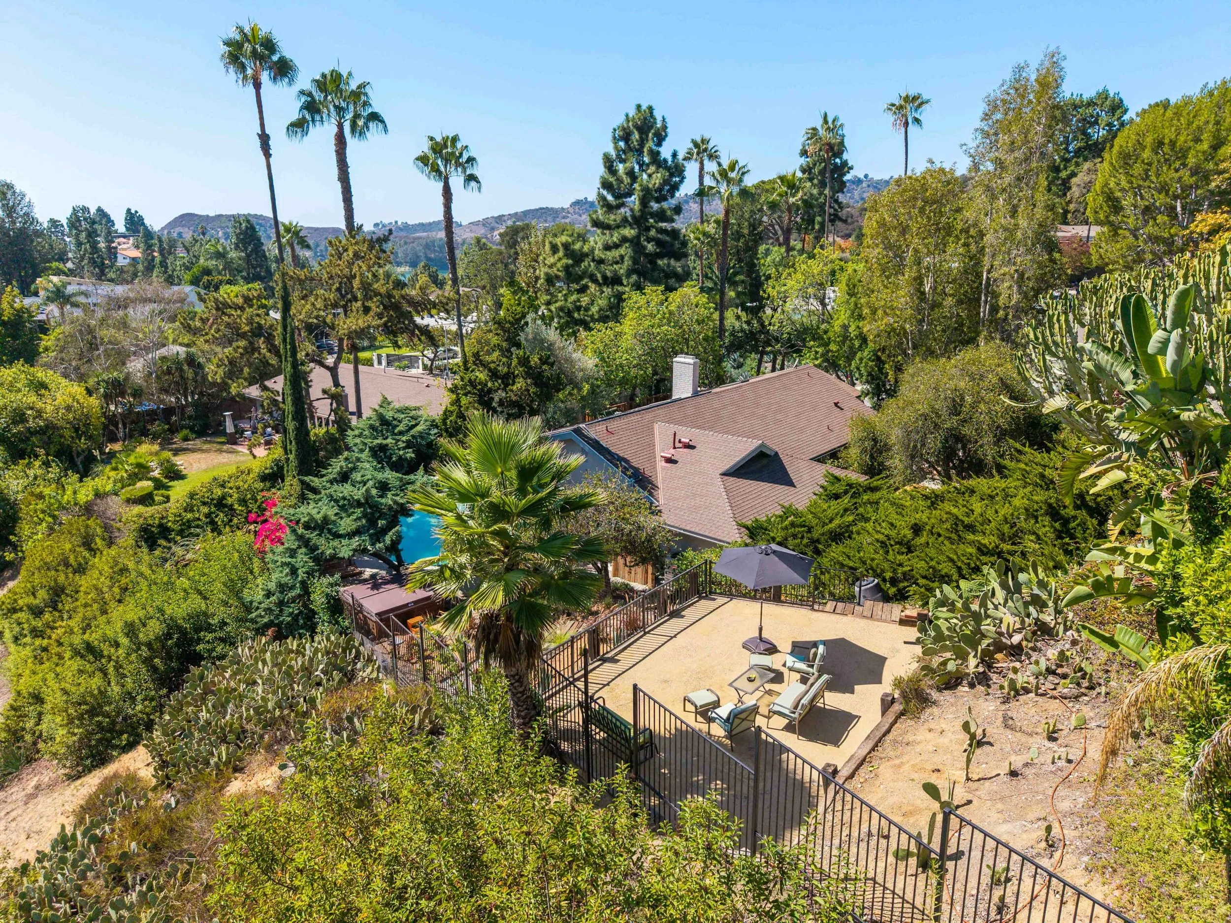 PL-6013-hollywood-hills-canyon-pool-retreat-040.jpg