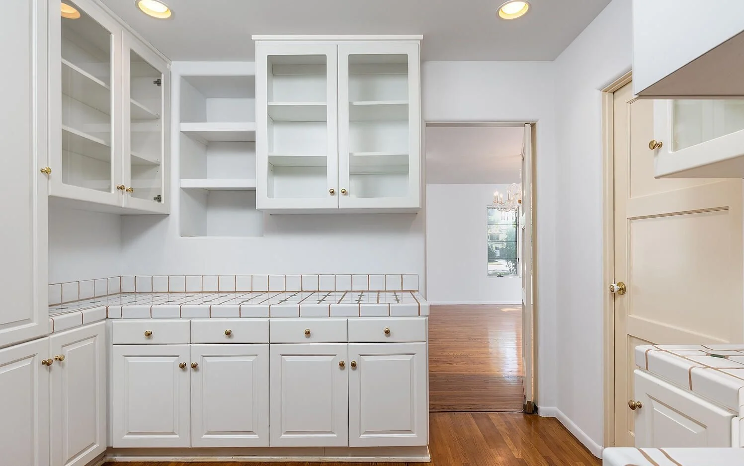 11_PL-4106_butlers-pantry.jpg