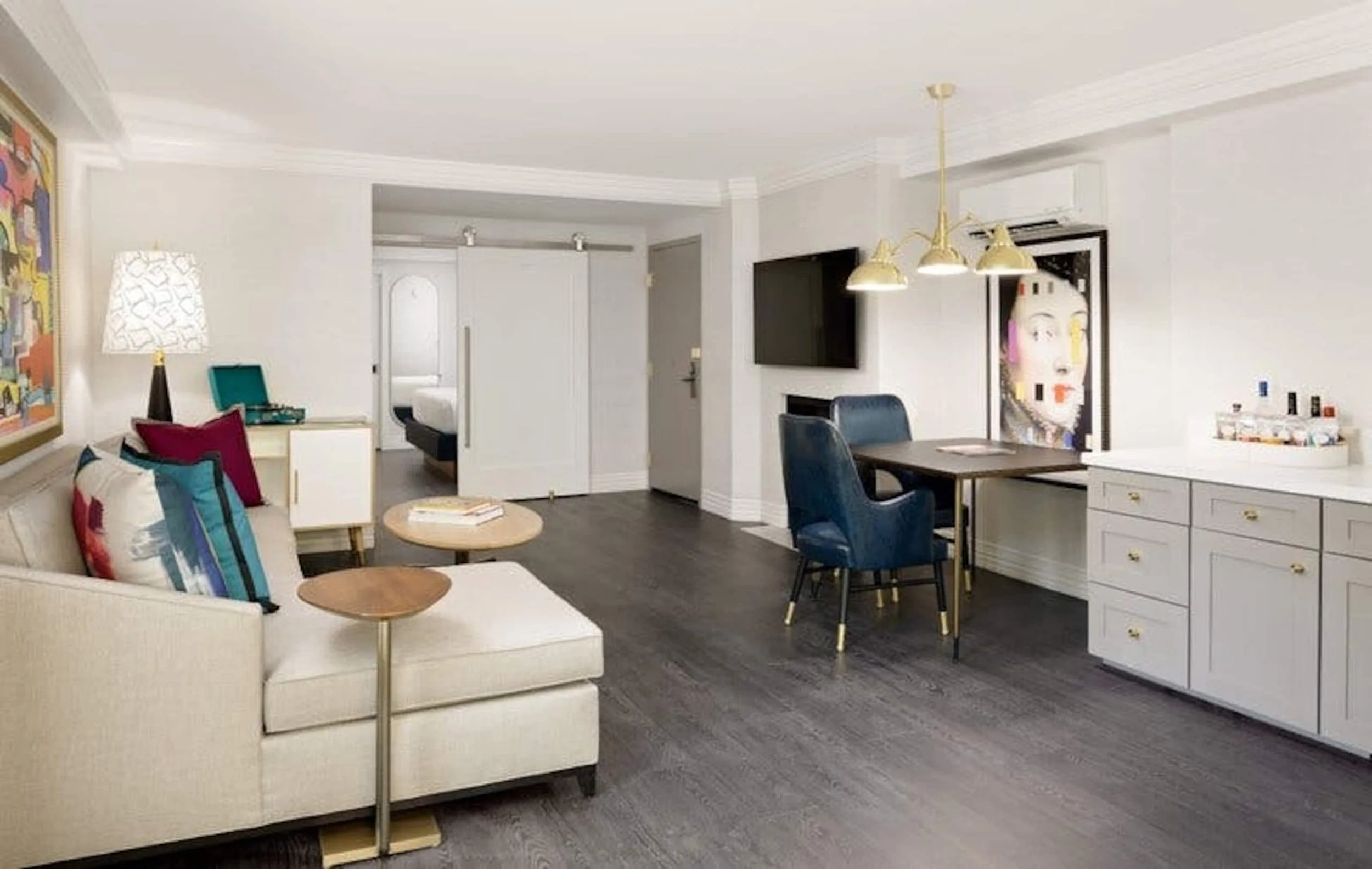 PL-6102-west-hollywood-boutique-hotel-suite-007.jpg