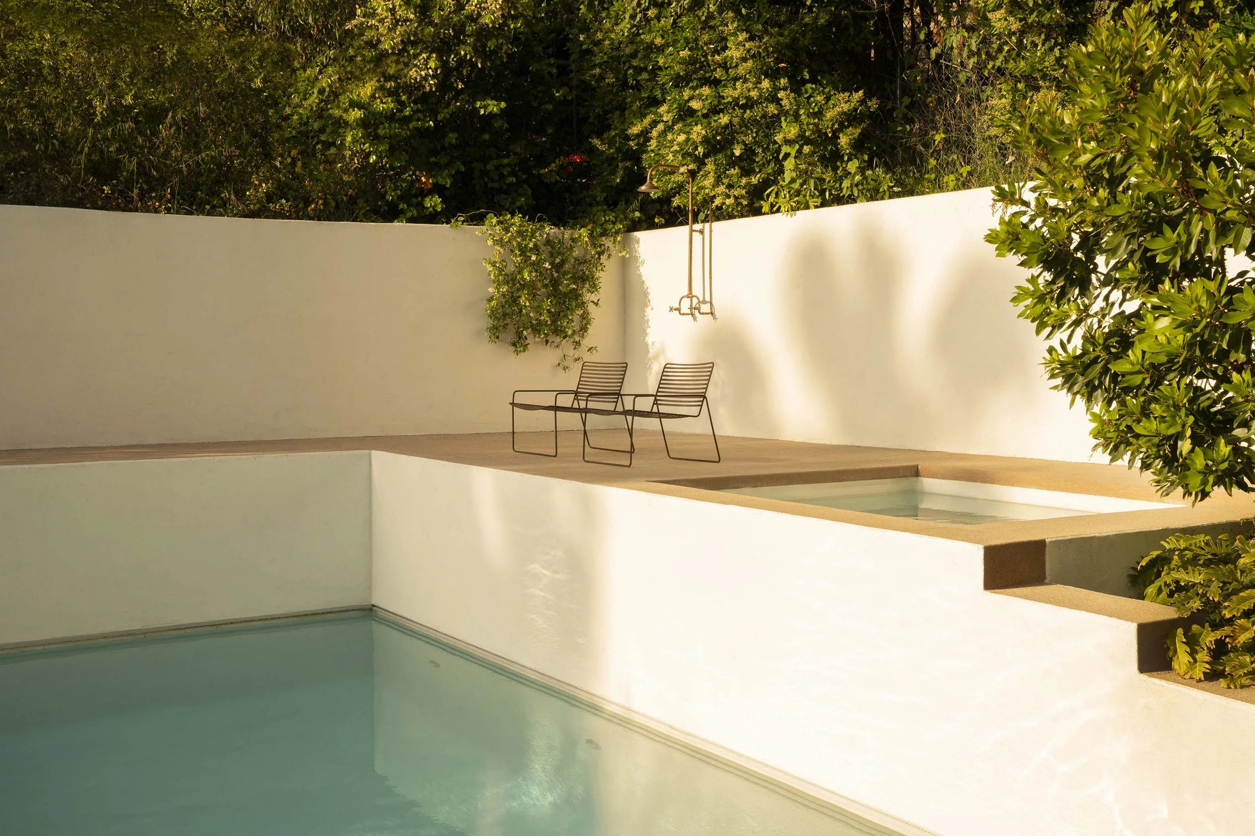 PL6014-041-pool-hot-tub-white-wall-lounge-chairs.jpg