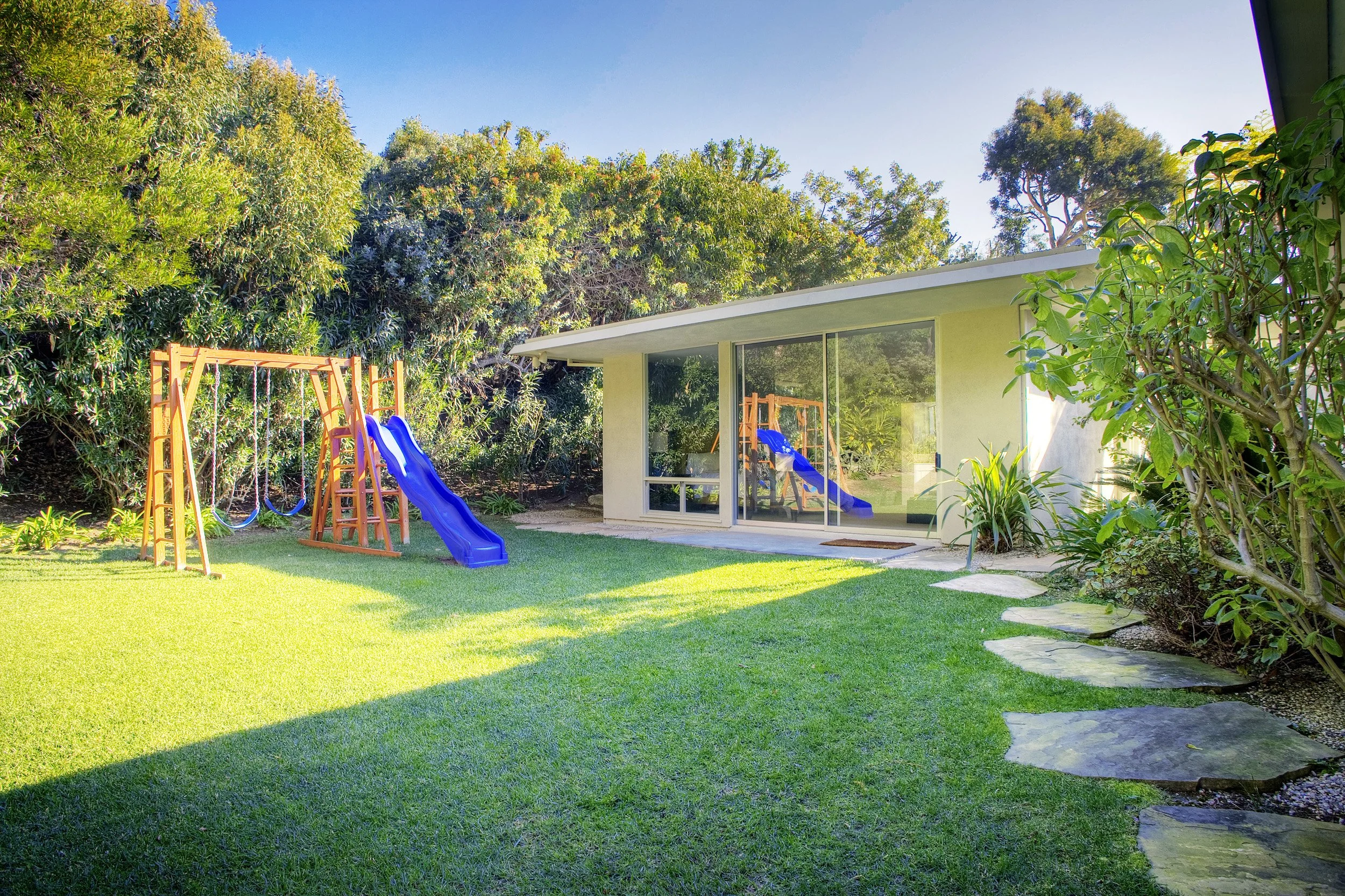 048-Simon-House-Garden-Grounds-02.jpg