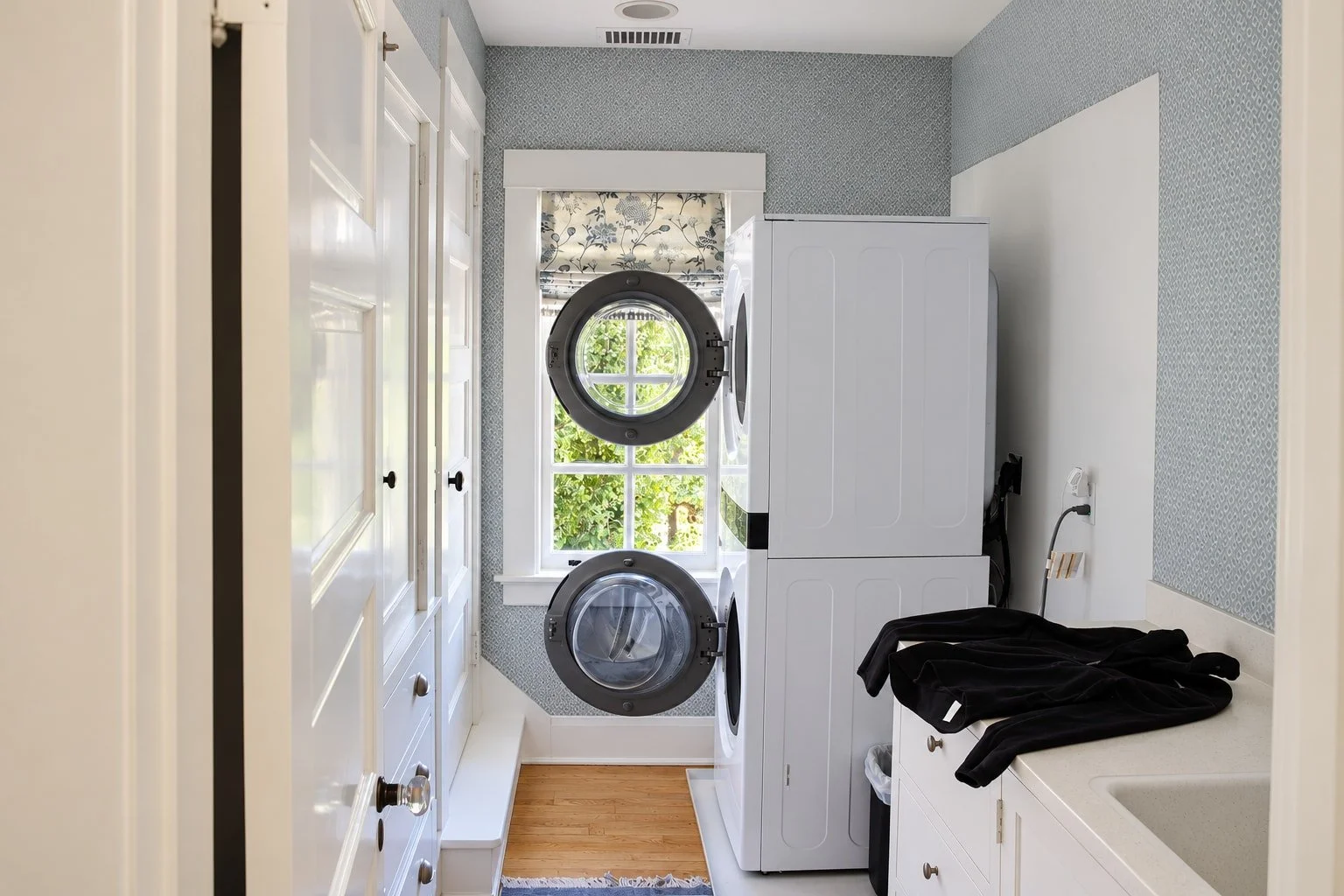 31_PL-4107_upstairs-laundry.jpg