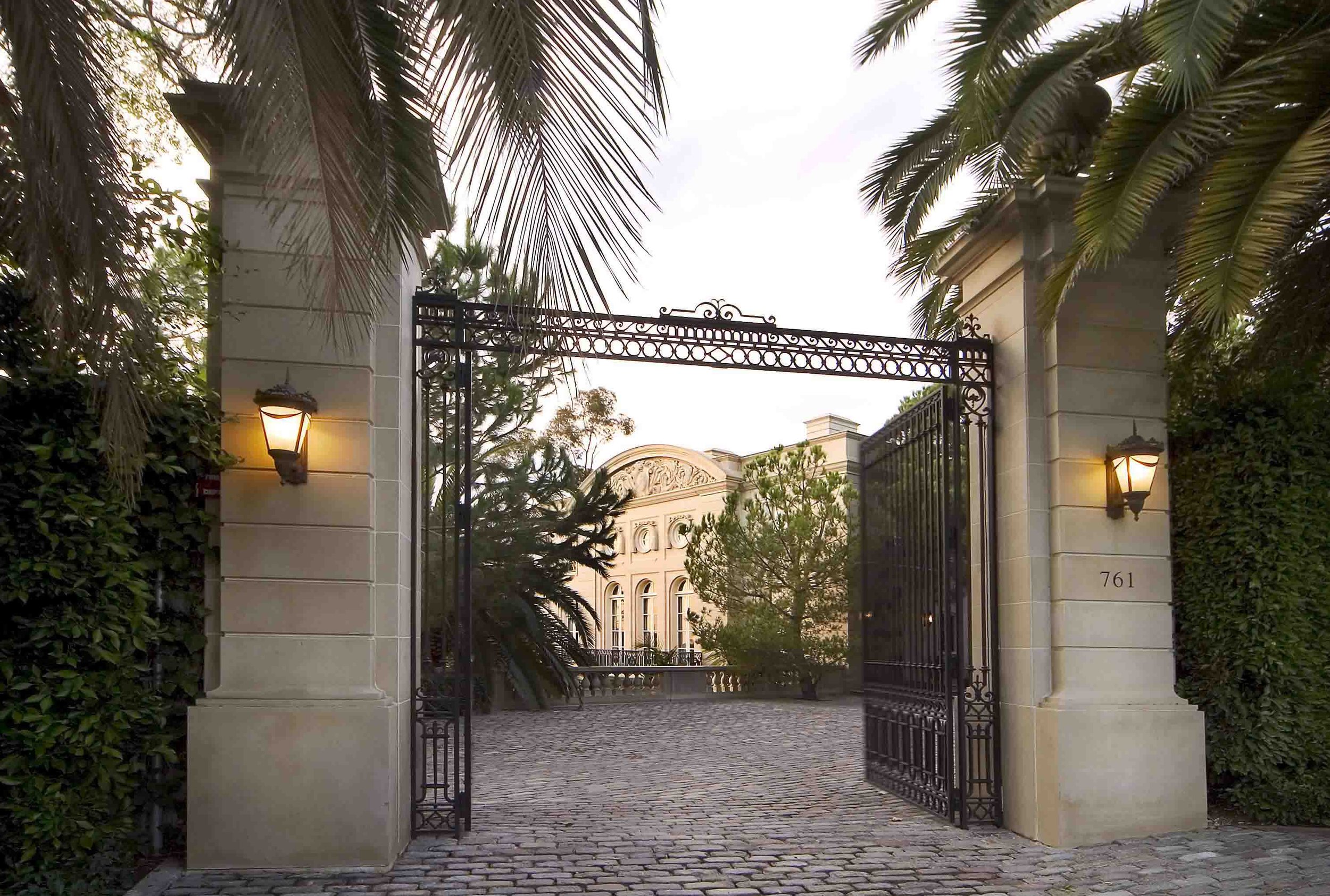 02_Entrance_Gates.jpg