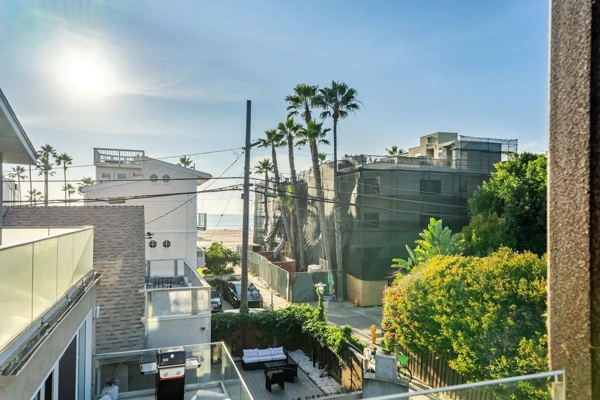 PL-4501-venice-coastal-courtyard-house-013.jpg