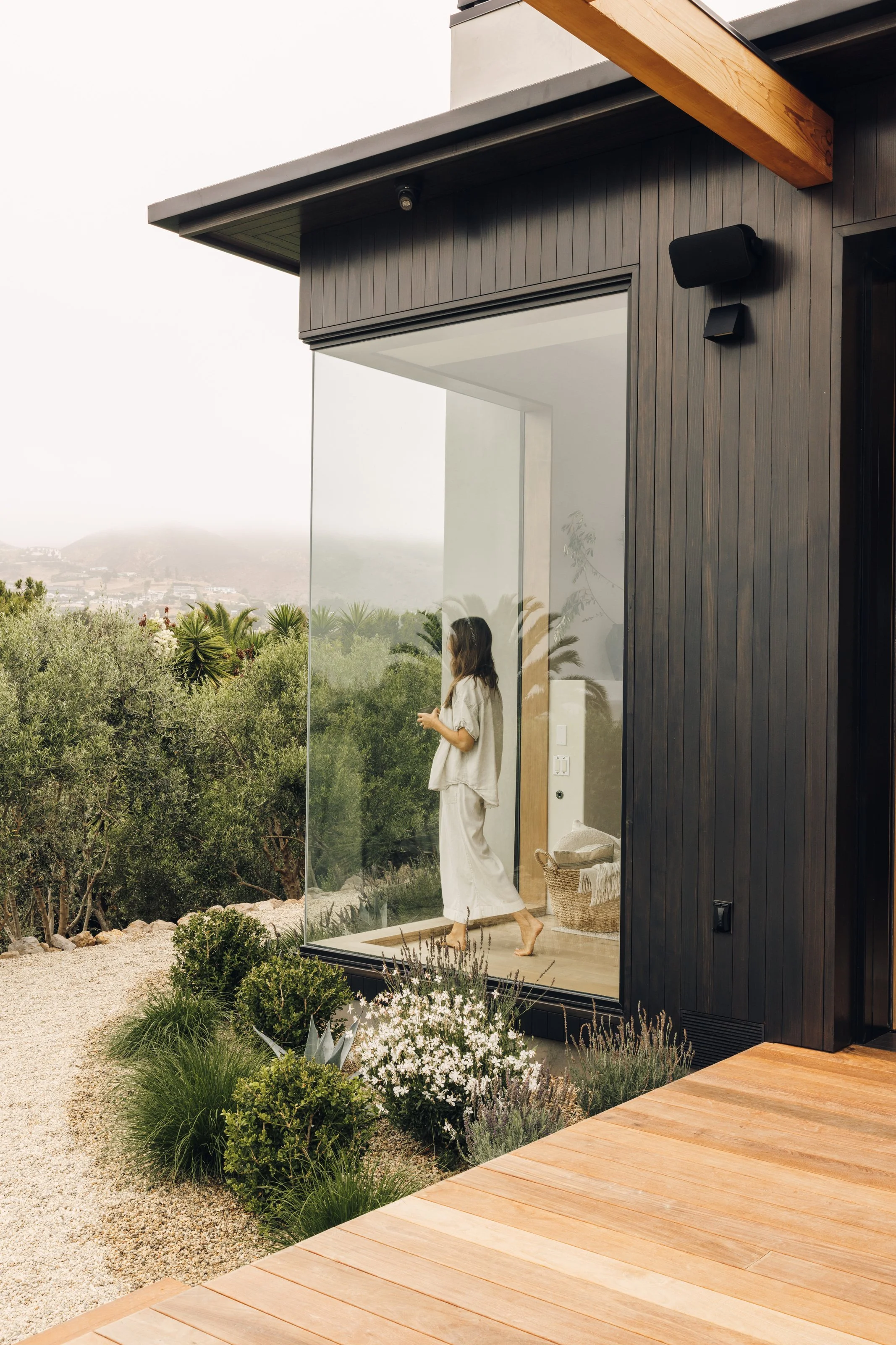 Side view of the bedroom exterior and garden