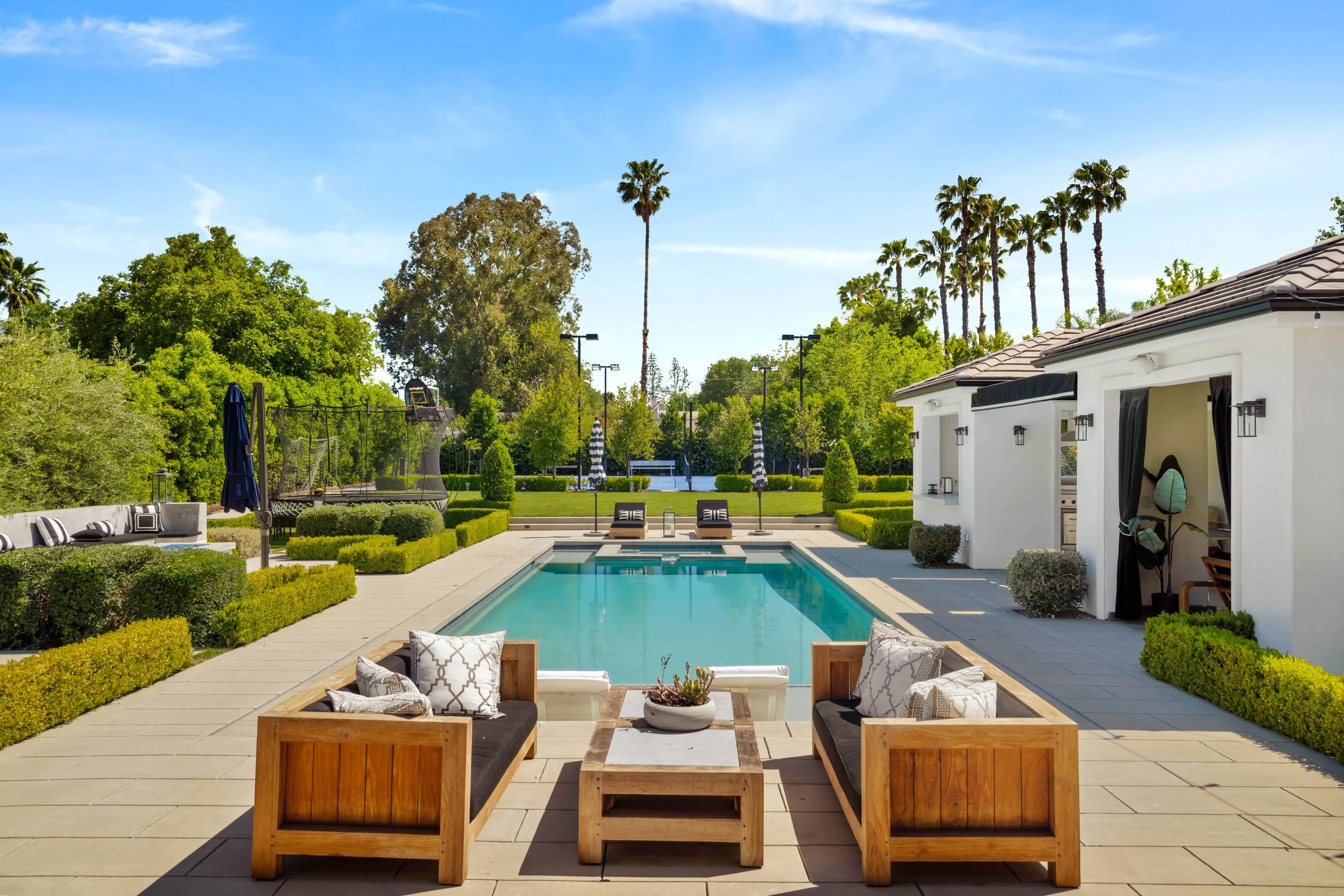 Collins-38-backyard.jpg