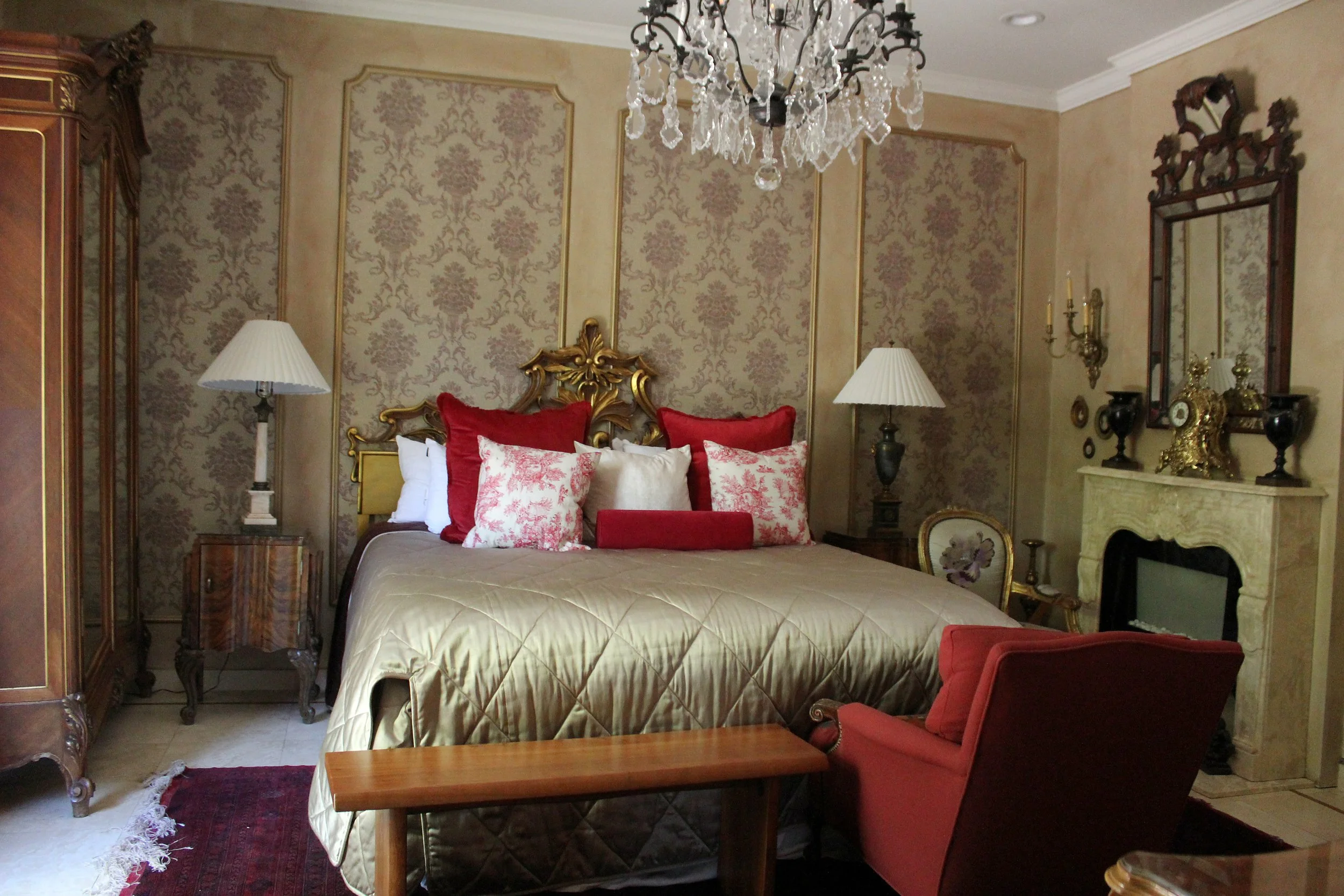 11_PL-3802_chandelier-bedroom.jpg