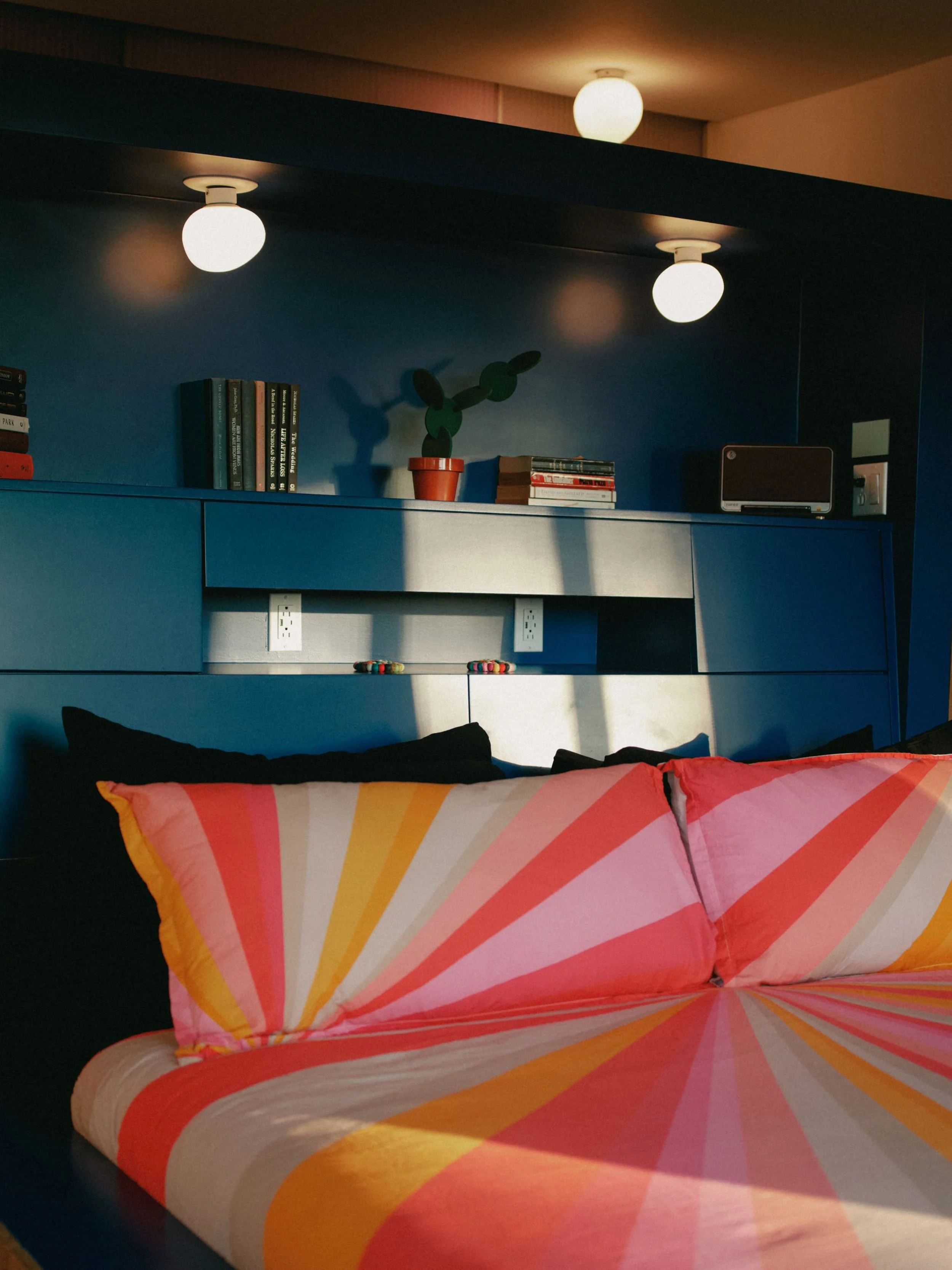 019_Primary_Bedroom_King_Bed.jpg