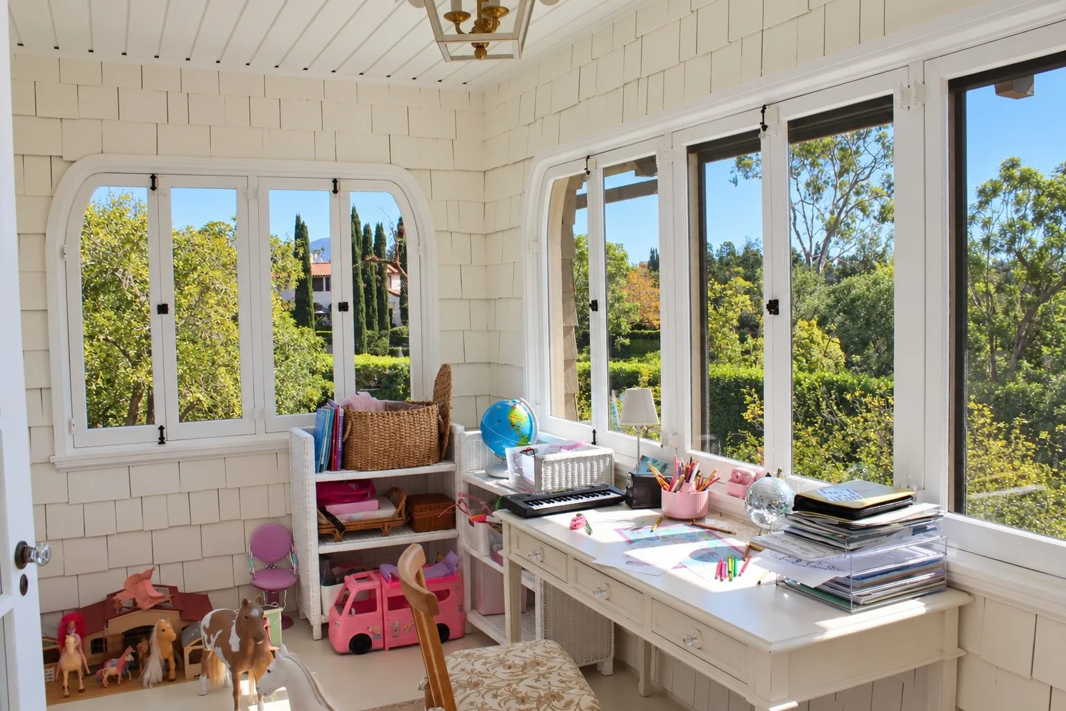 37_PL-4107_sunroom-workspace.jpg