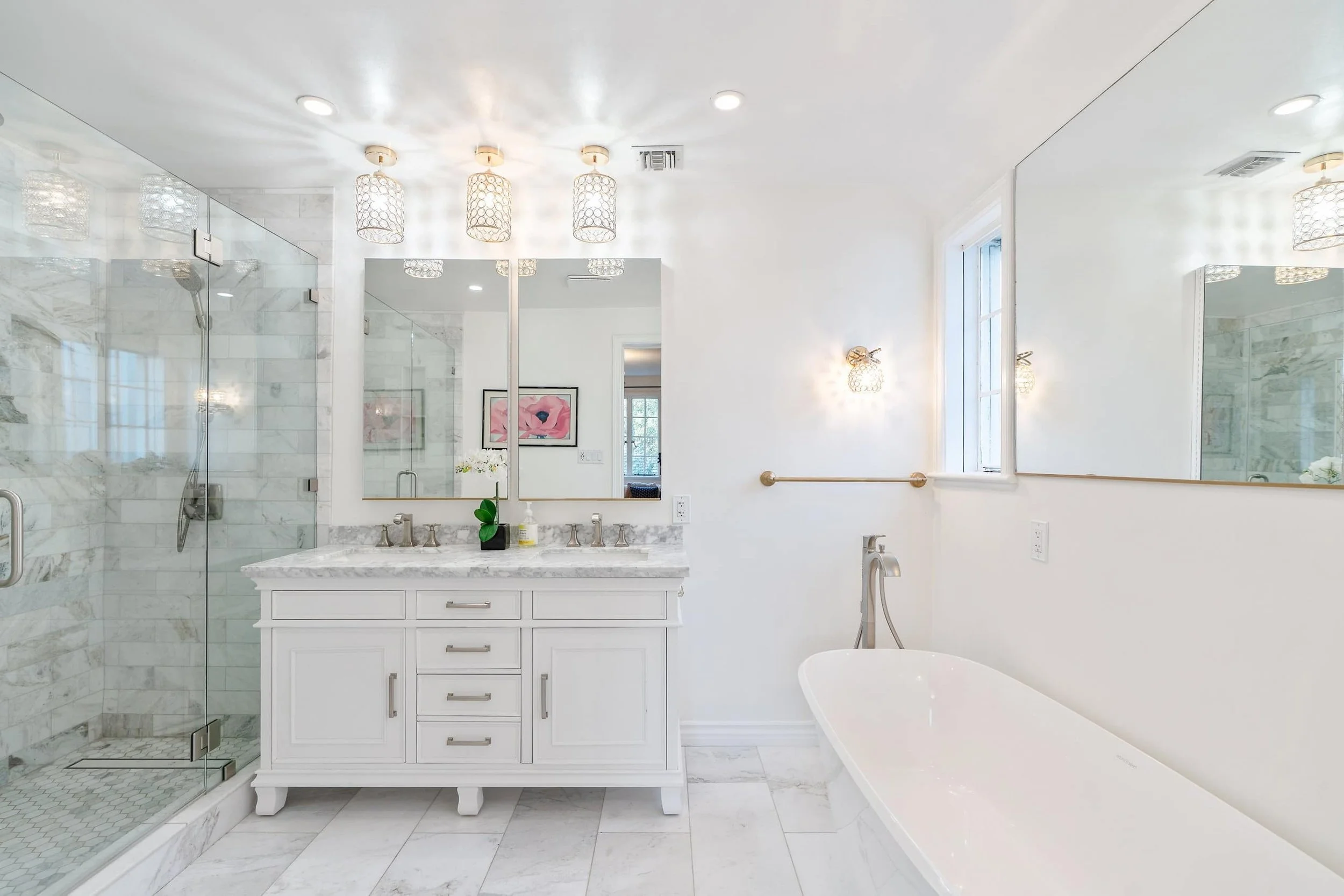 PL4102-024-second-bathroom-wide-view.jpg