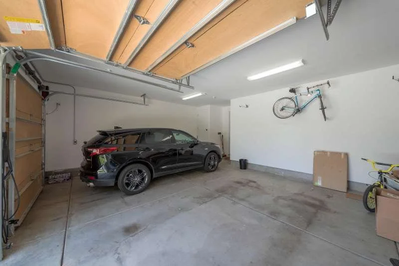 Collins-73-garage.jpg