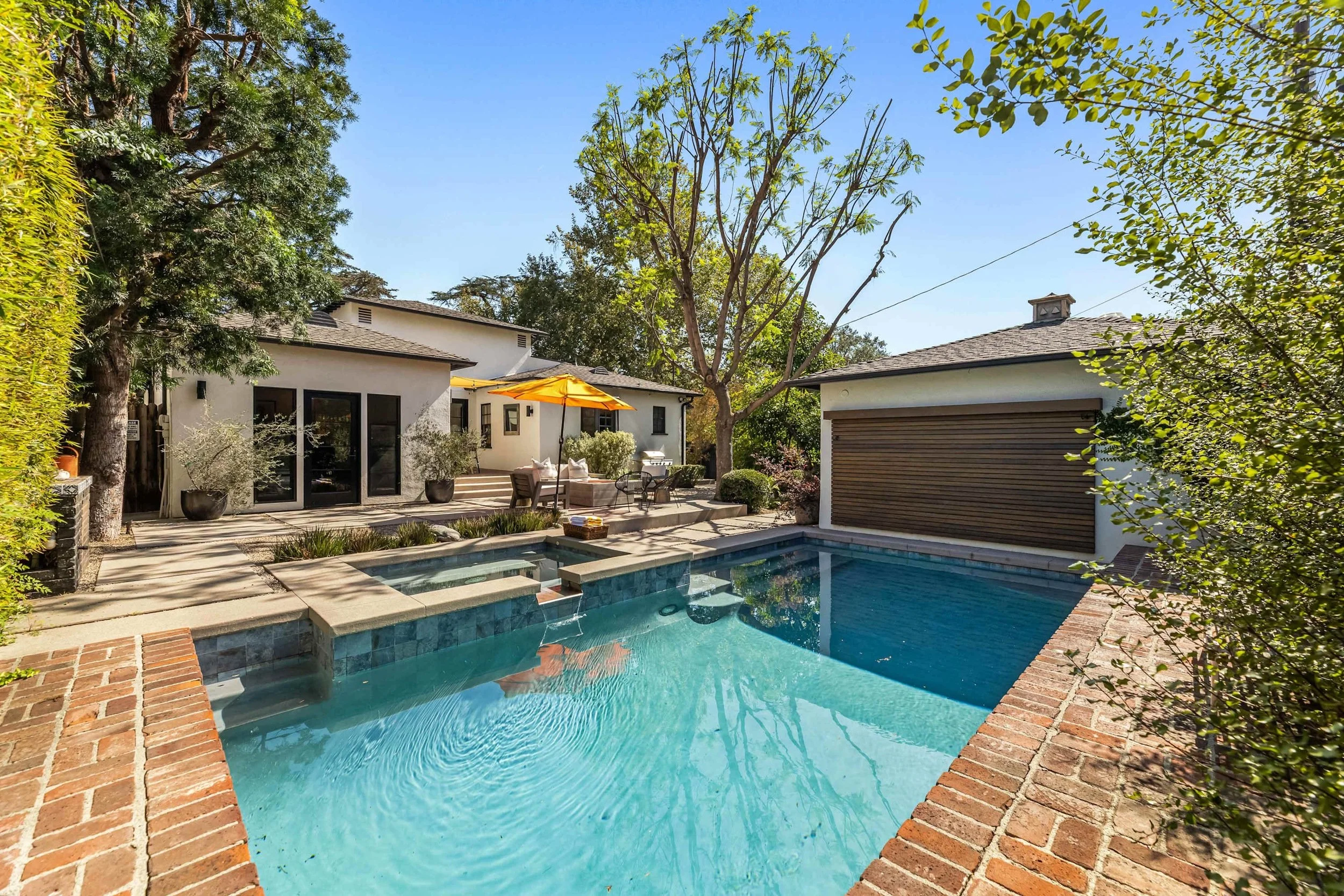 PL-3901-valley-village-classic-pool-house-001.jpg