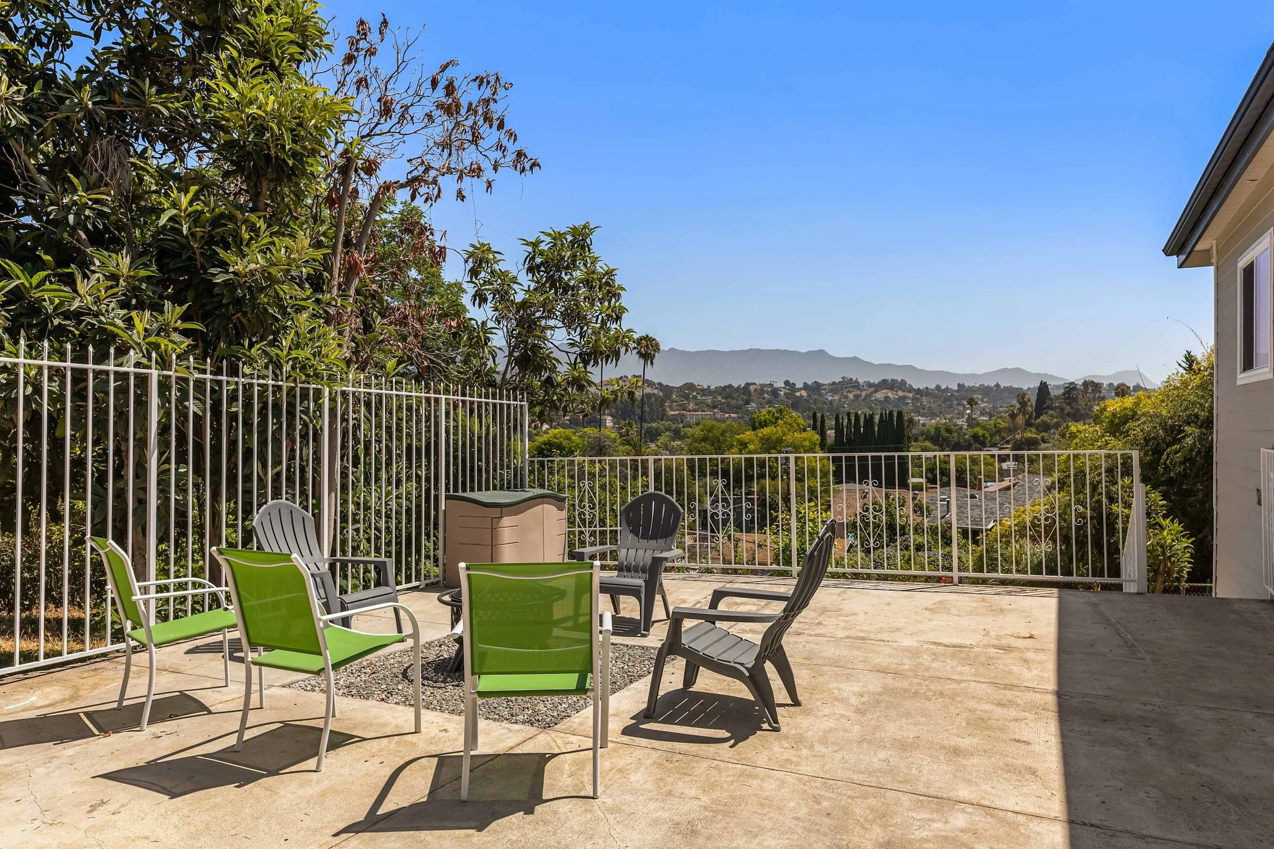 PL-7701-eagle-rock-warm-contemporary-028.jpg
