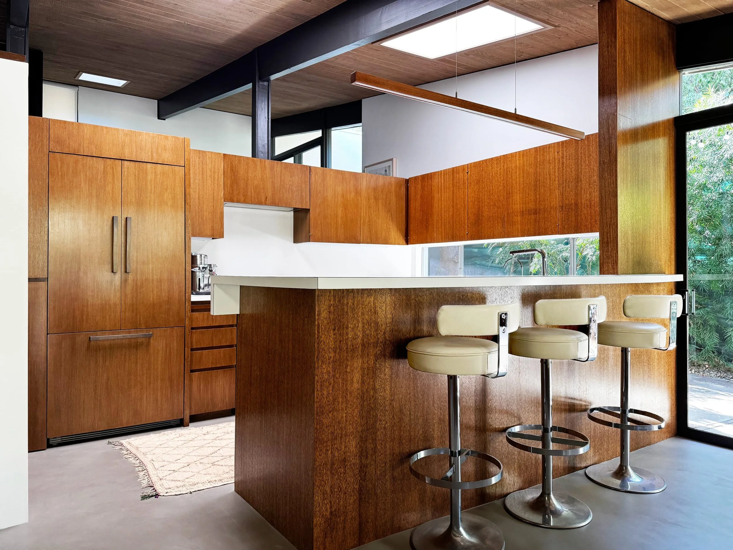 06_full_kitchen_image_2.jpg