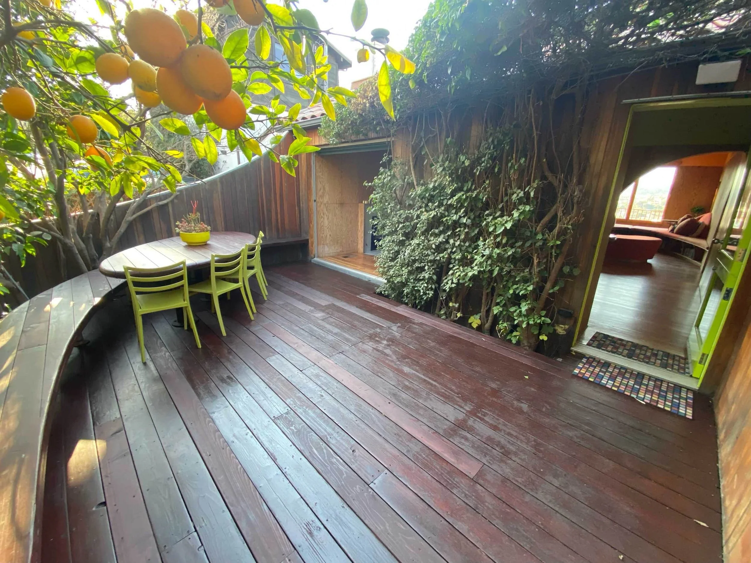 039_Front_Porch_with_Build_In_Table_Seating.jpg
