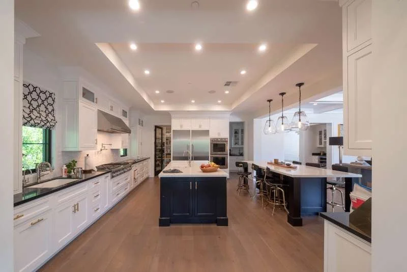 Collins-29-kitchen2.jpg