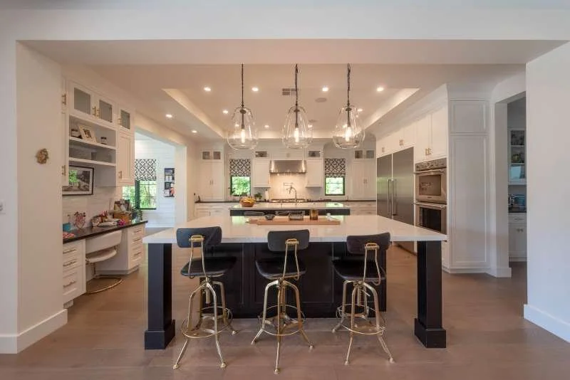 Collins-29-kitchen4.jpg
