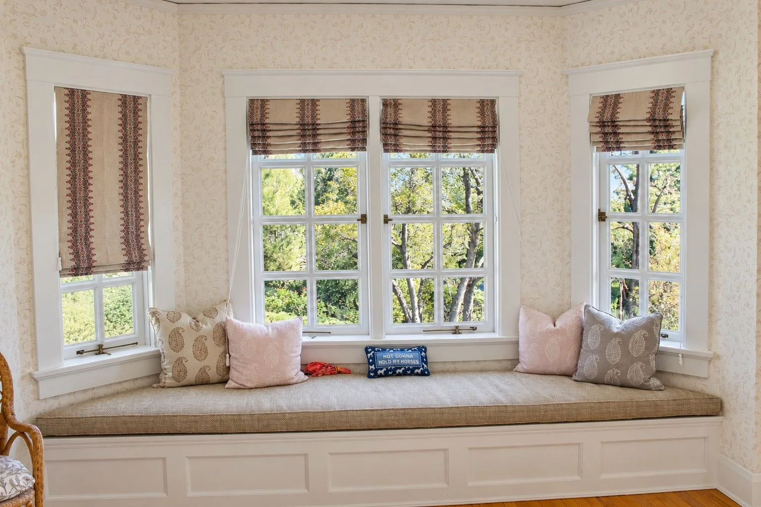 35_PL-4107_bedroom-window-seat-detail.jpg