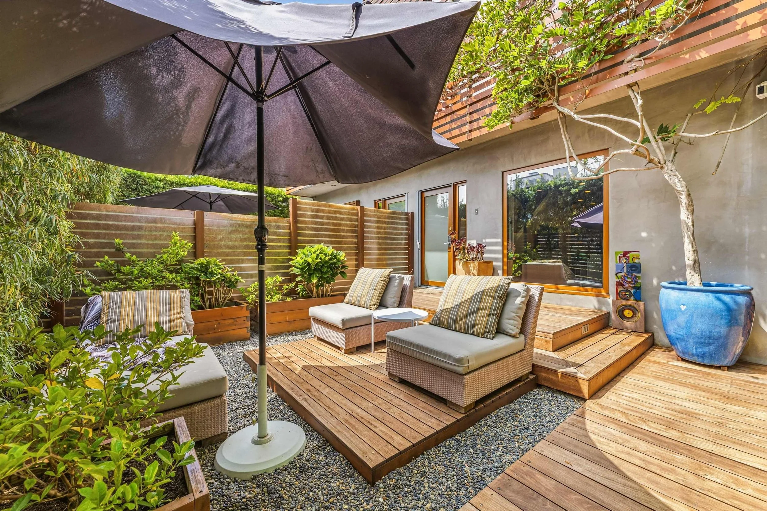 PL-4502-venice-garden-retreat-005.jpg