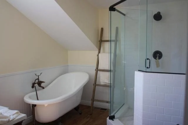 051_9466_bath2.jpg
