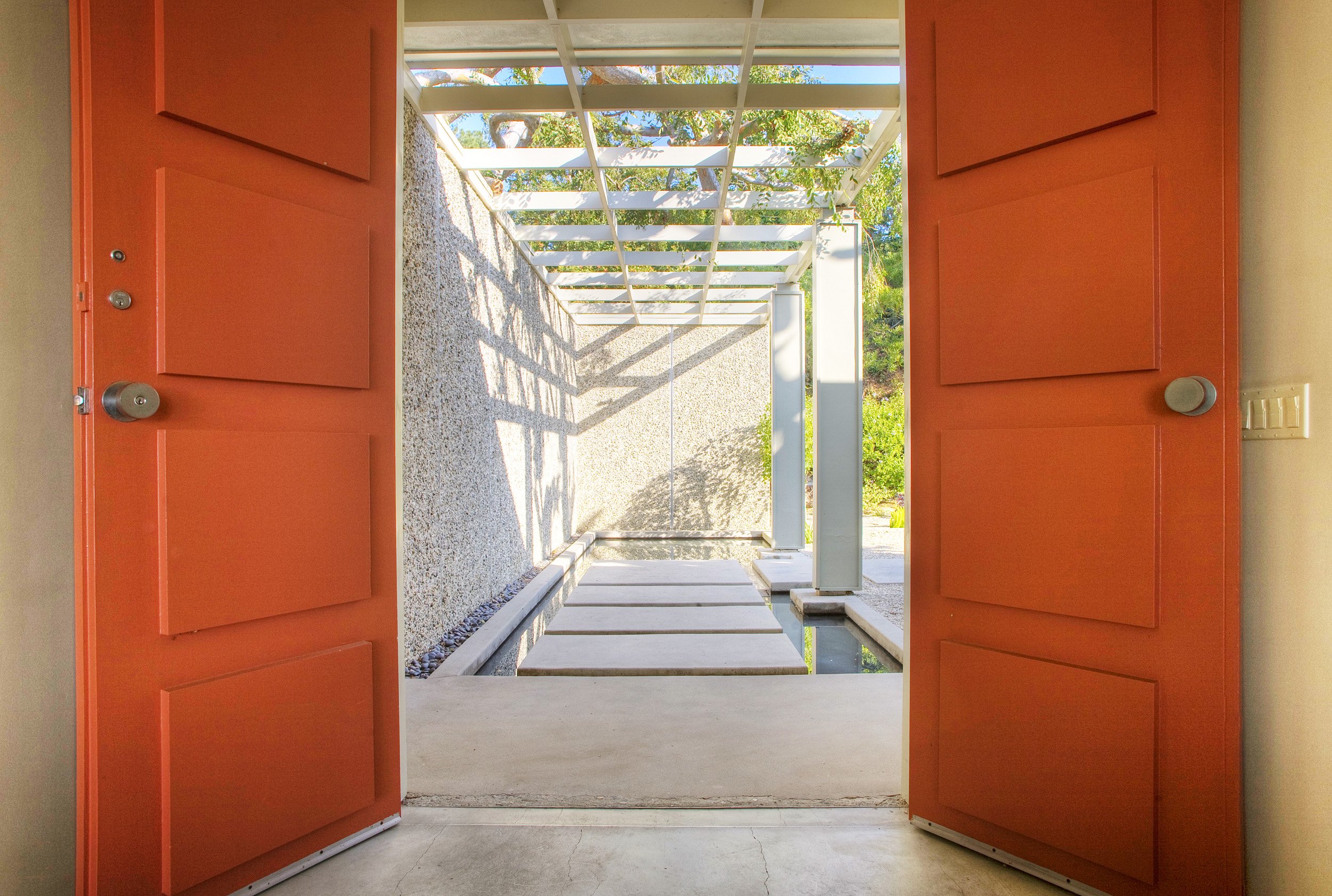 004-Simon-House-Entry-03.jpg