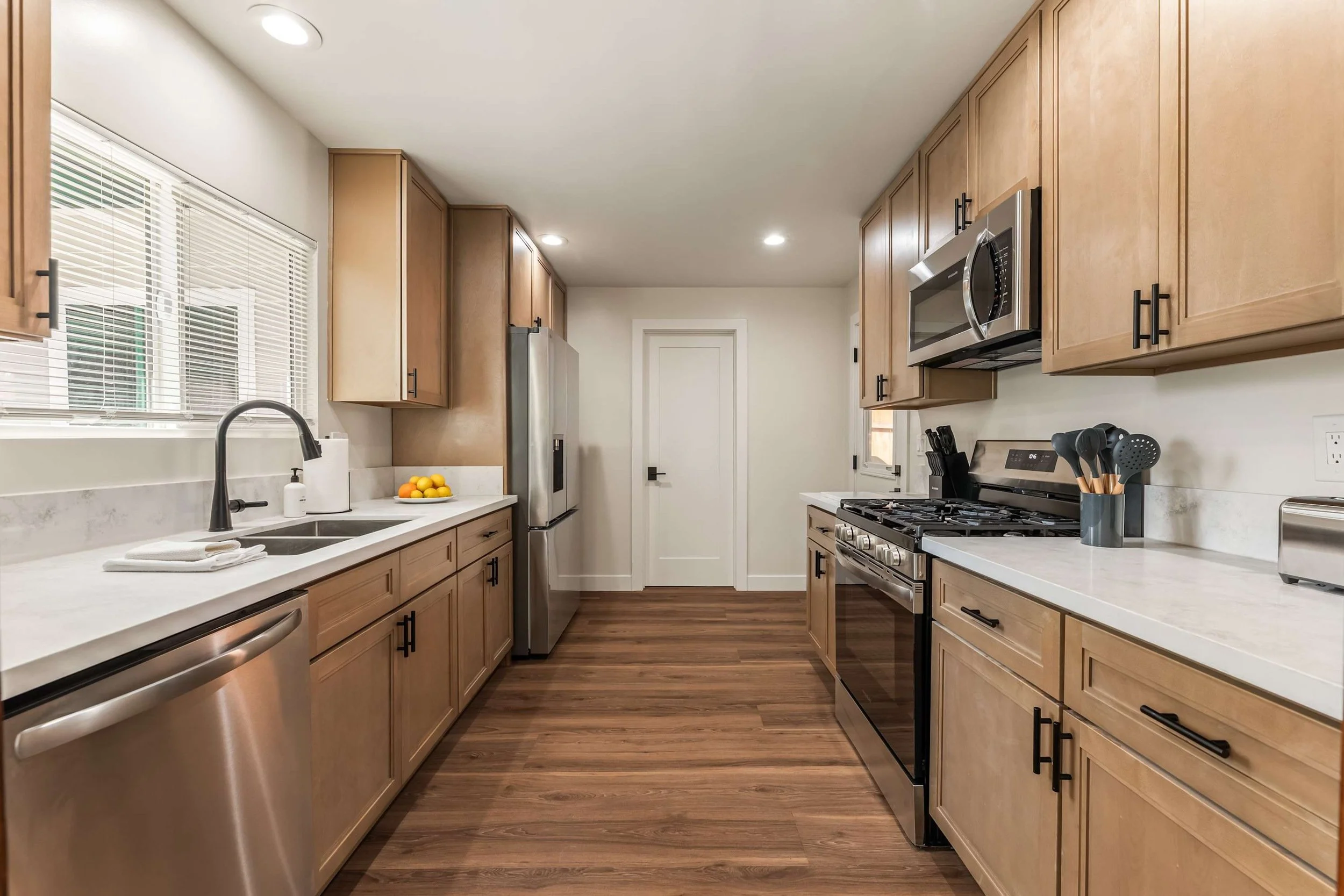 PL-7701-eagle-rock-warm-contemporary-003.jpg