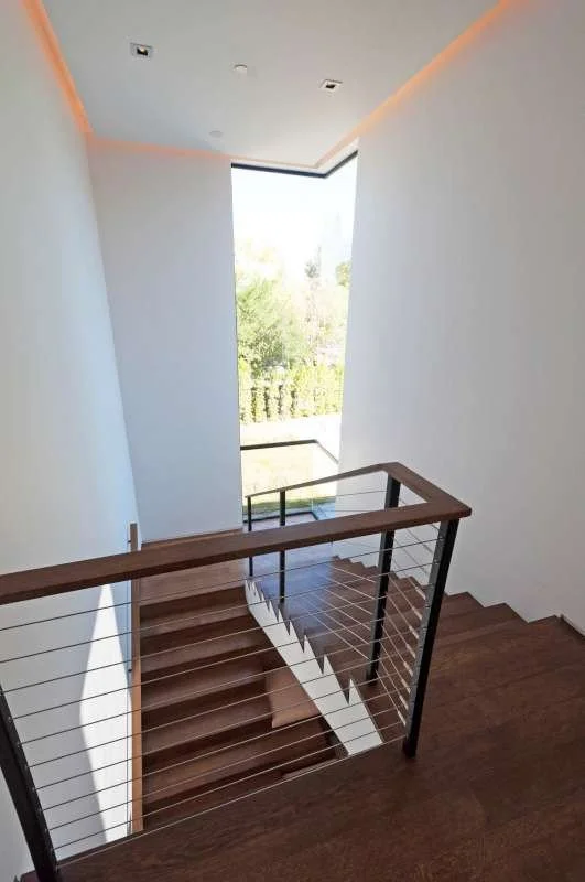 0050_10777_stairs_2.jpg