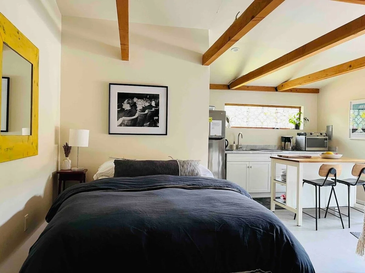 PL-7003-larchmont-village-craftsman-guest-suite-004.jpg