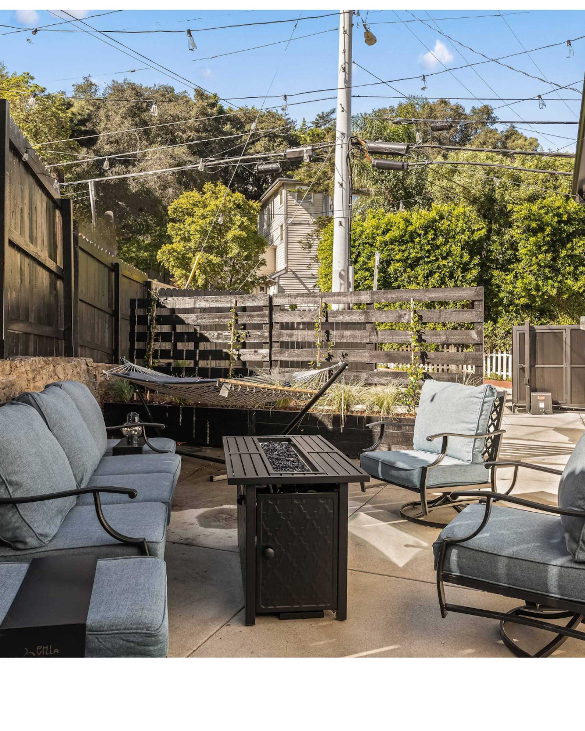 PL-6010-hollywood-hills-laurel-canyon-cottage-005.jpg