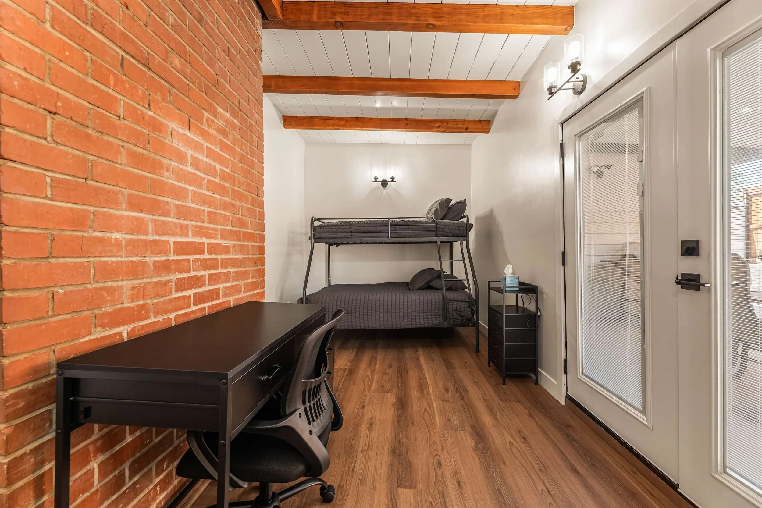 PL-7701-eagle-rock-warm-contemporary-018.jpg