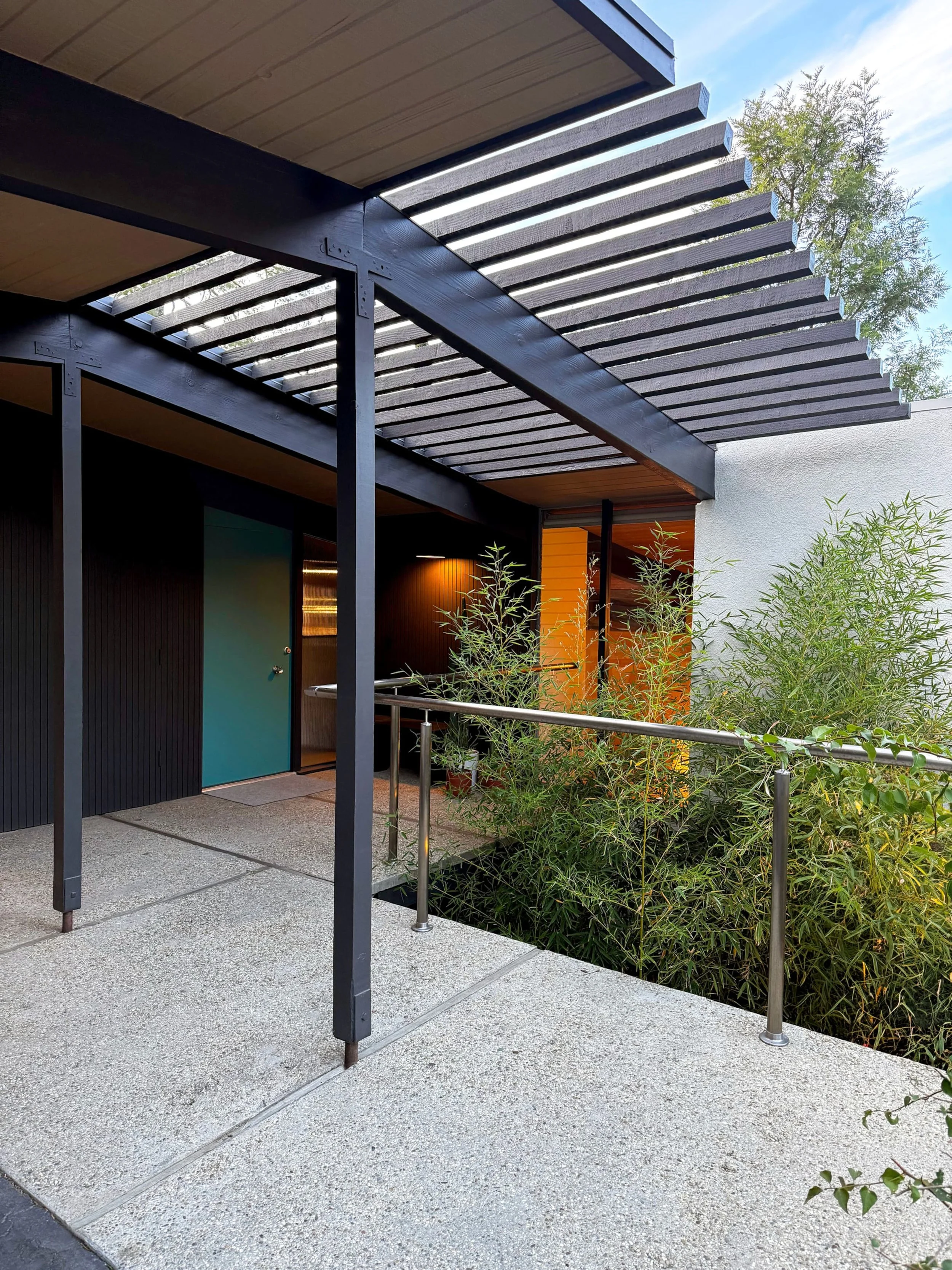 28_exterior_image_2.jpg