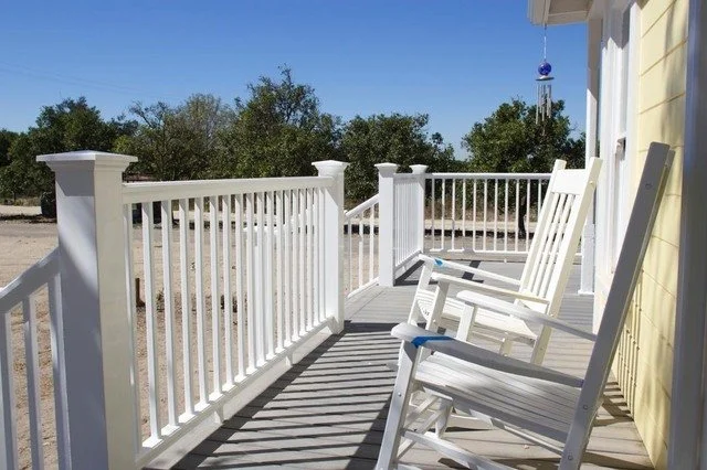 025_9466_porch3.jpg