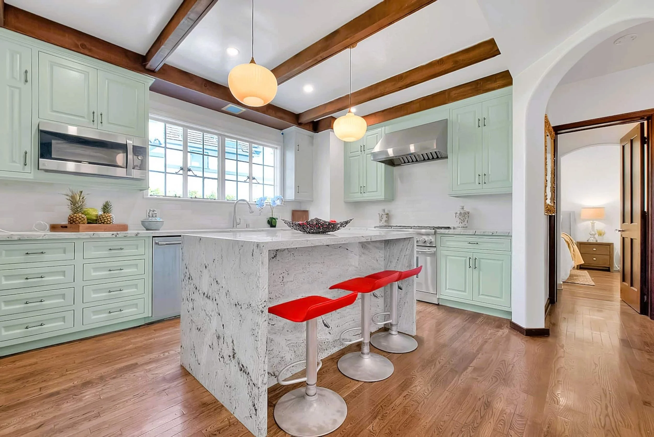 PL4102-043-kitchen-range-and-island.jpg