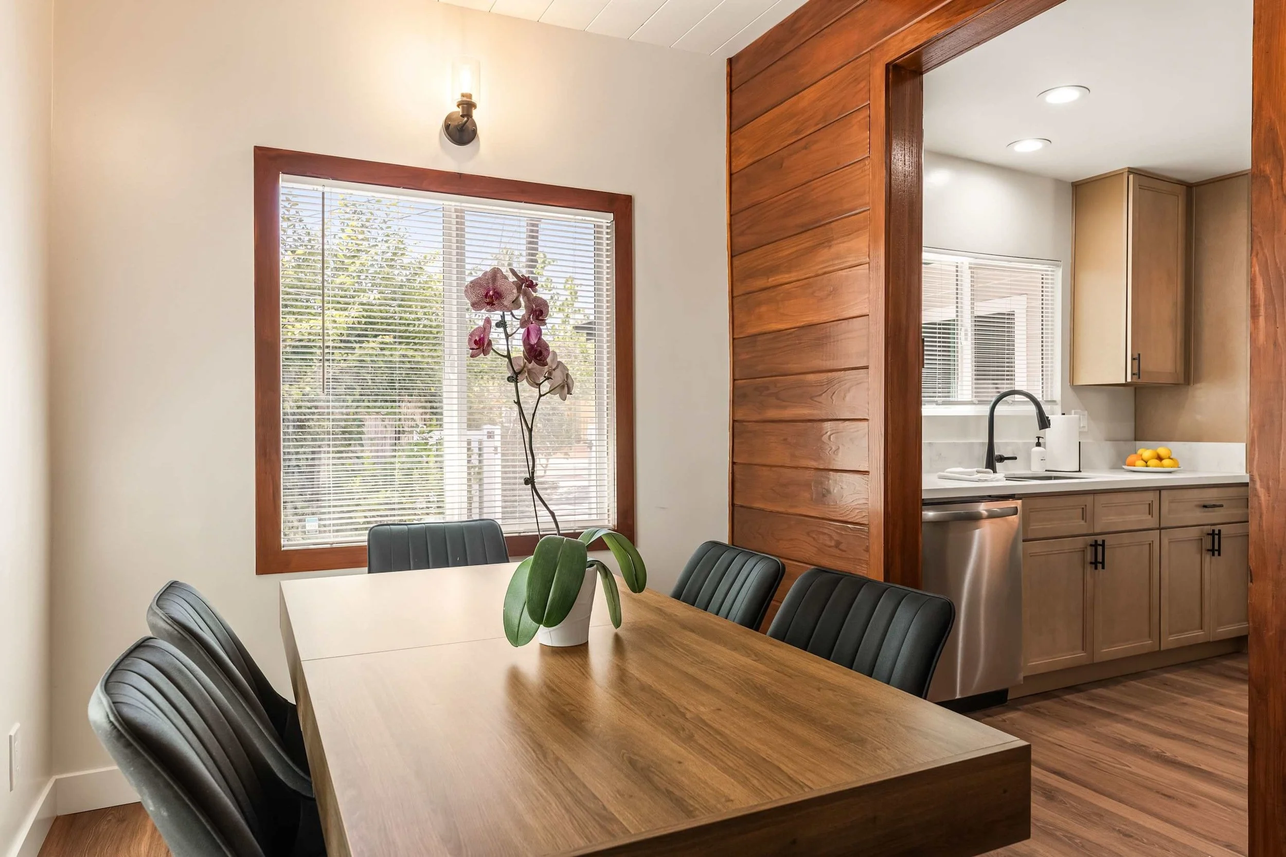 PL-7701-eagle-rock-warm-contemporary-008.jpg