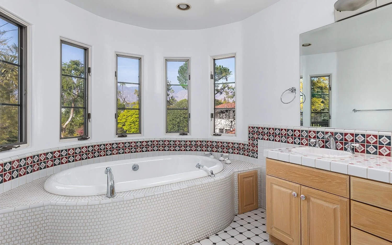 20_PL-4106_soaking-tub.jpg