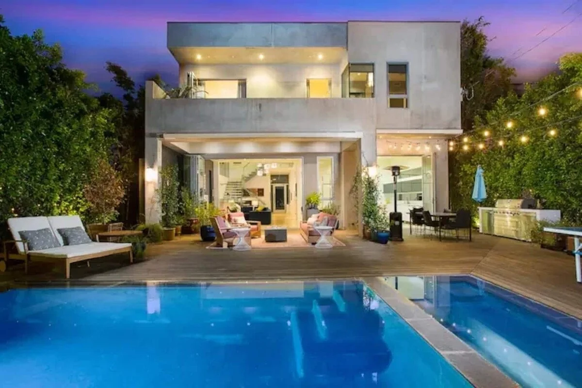 PL-7601-beverly-grove-modern-pool-estate-017.jpg