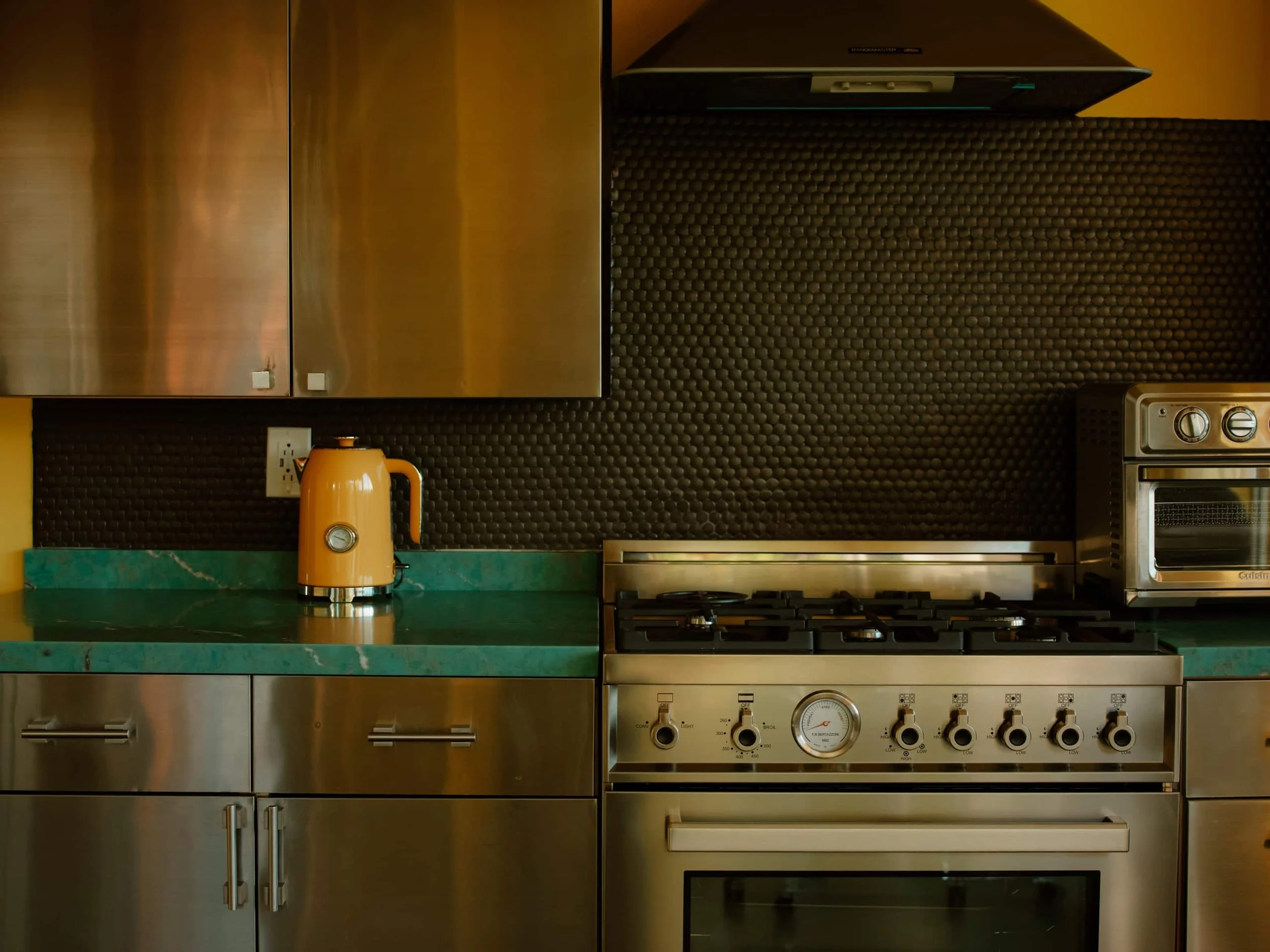 016_Kitchen.jpg