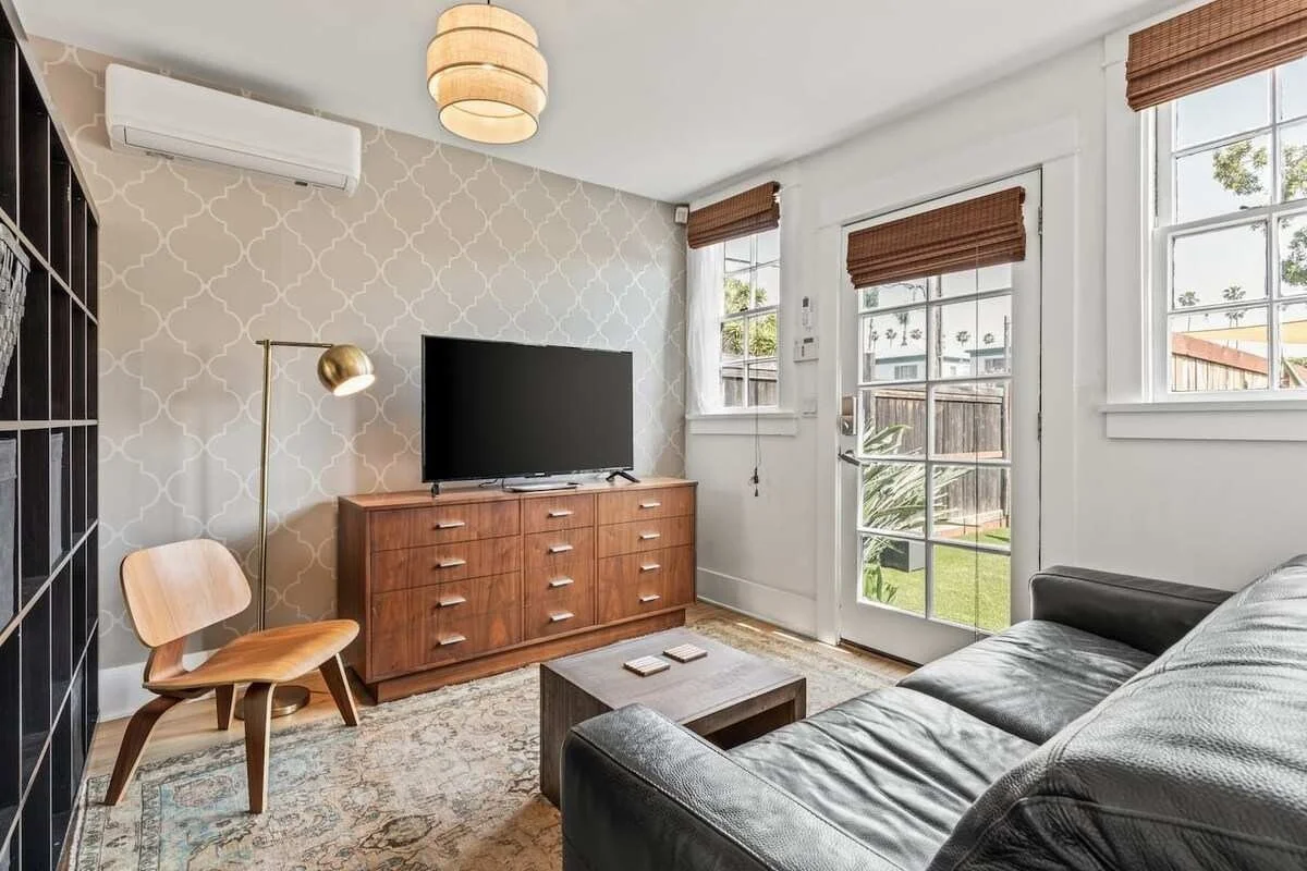 PL-7106-los-feliz-eclectic-guest-suite-009.jpg