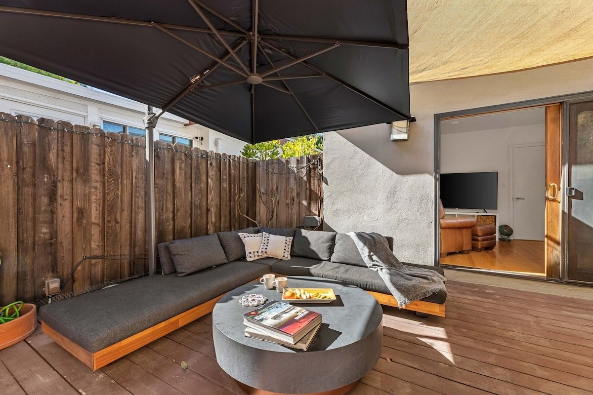 PL-6009-hollywood-hills-mid-century-hideaway-037.jpg