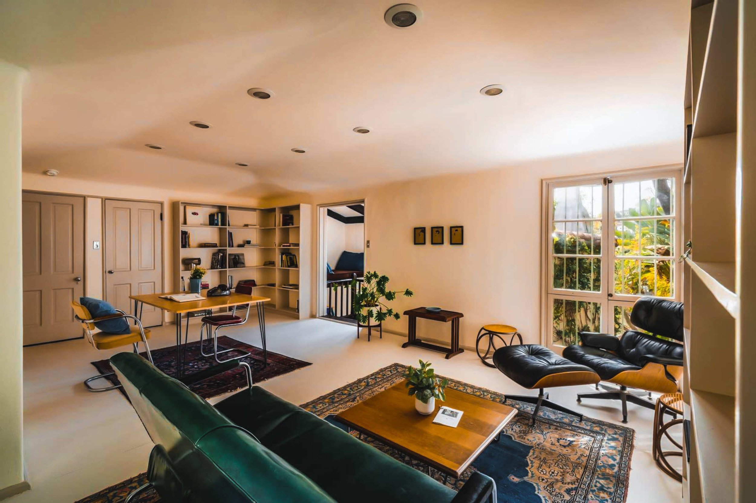 Hollywood_Hills_Estate_07.jpg