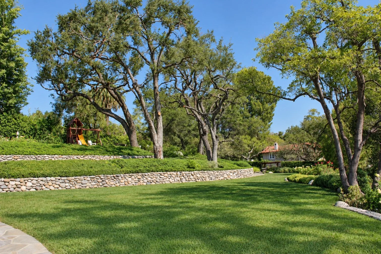 18_PL-4107_oak-gardens.jpg