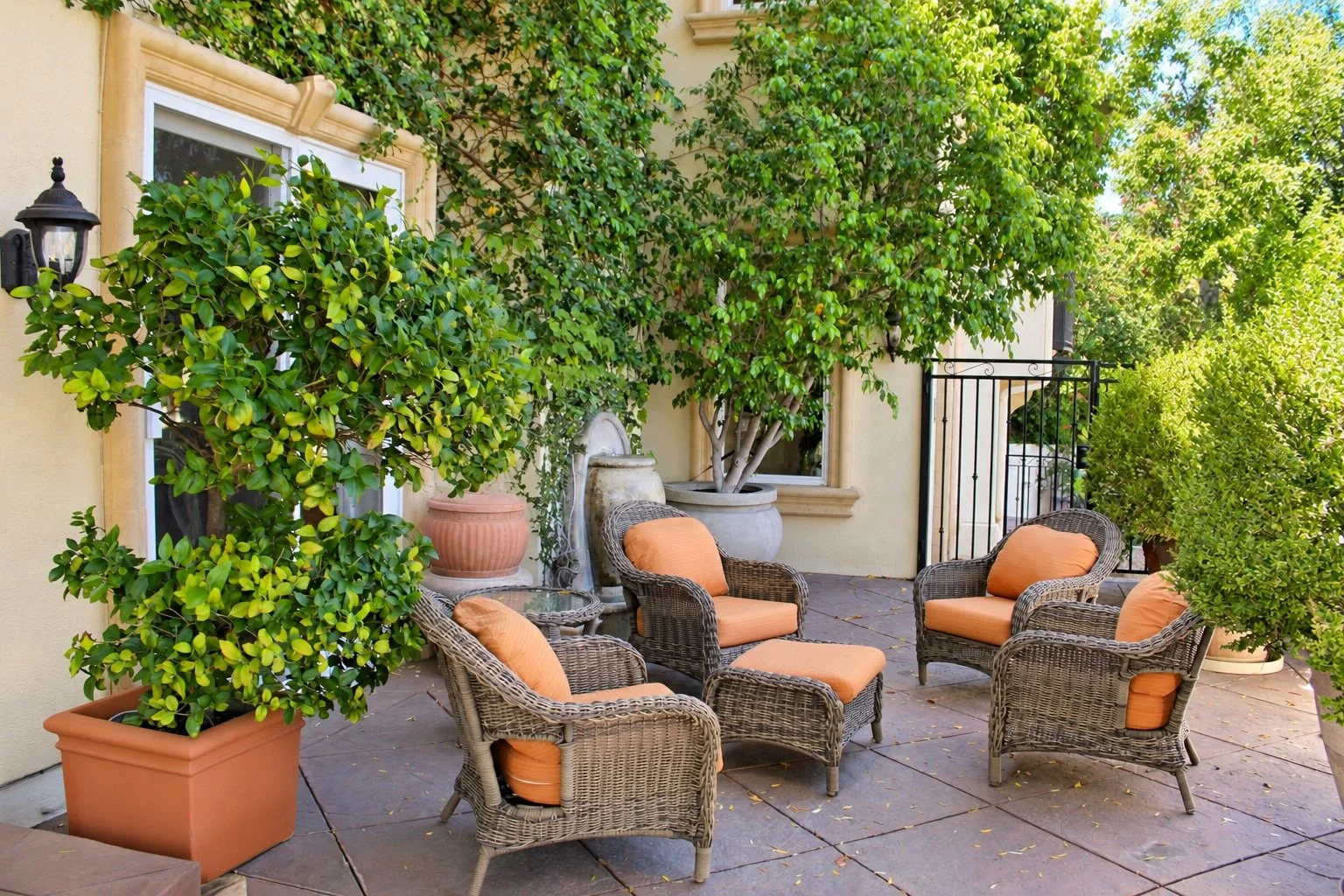 46-courtyard-seating.jpg