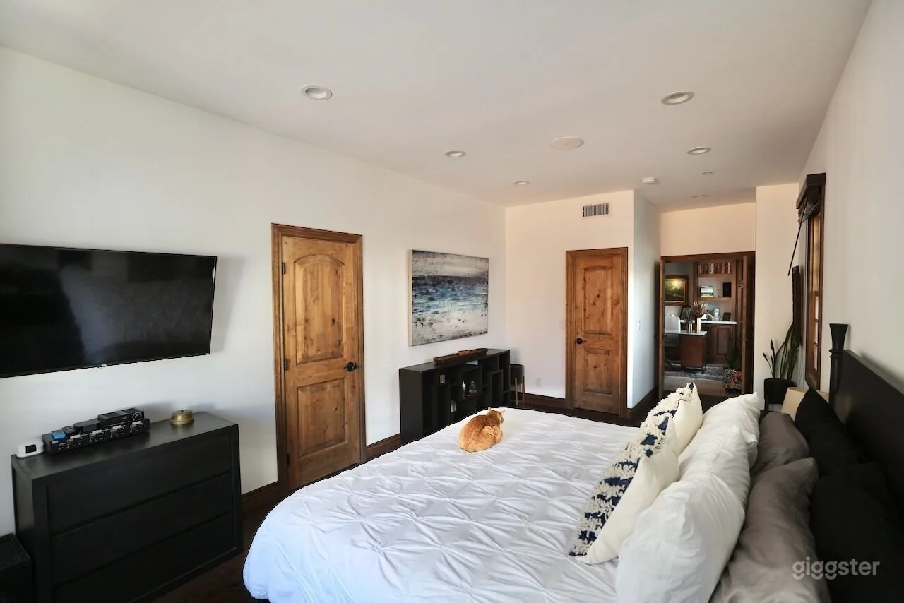 069_Toluca_Lake_Spanish_Revival.jpg