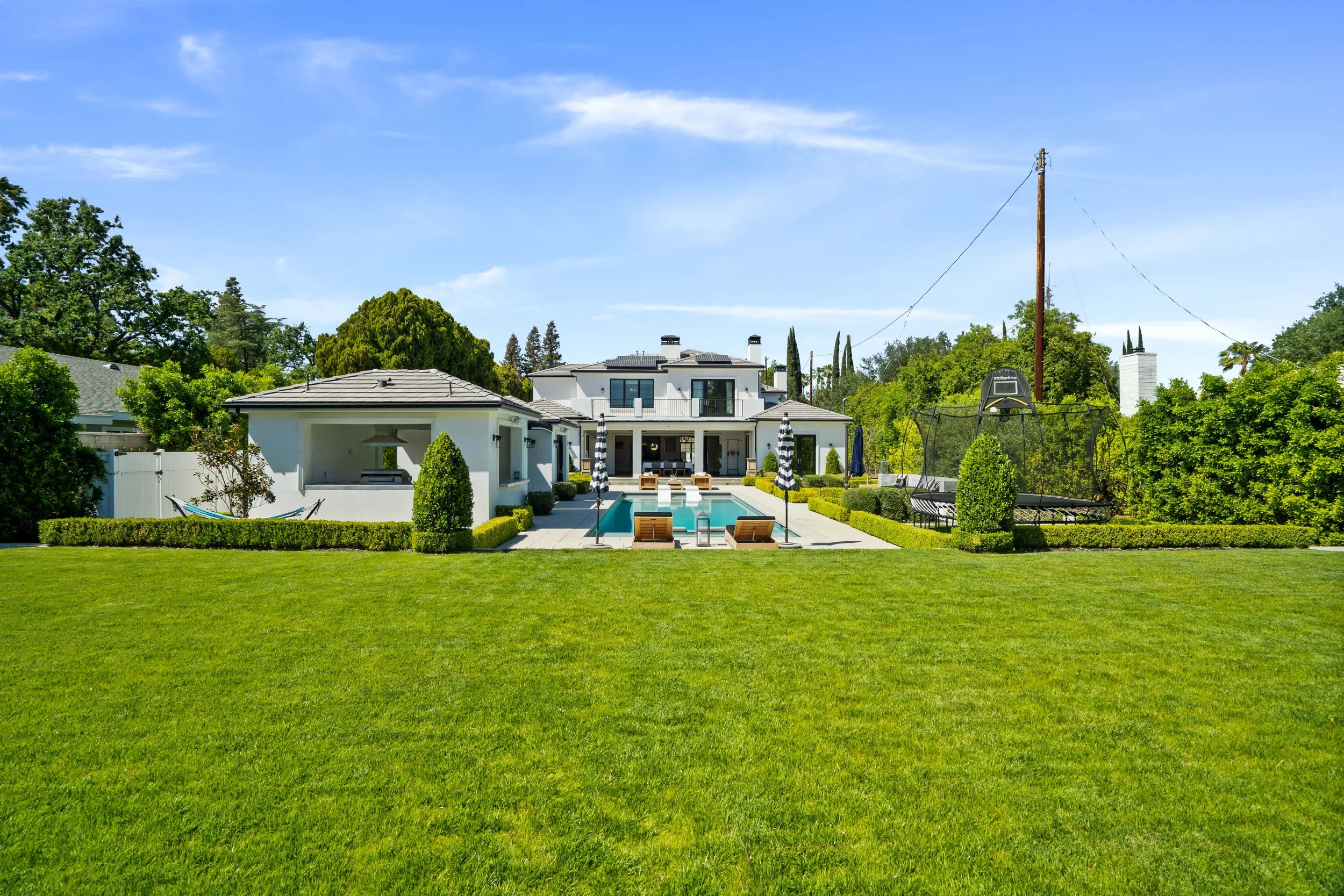 Collins-46-backyard.jpg